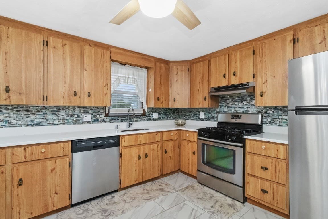 Single Family Residence at 30 Lantern Ln, Randolph MA 02368, Randolph, photo 5 of 33