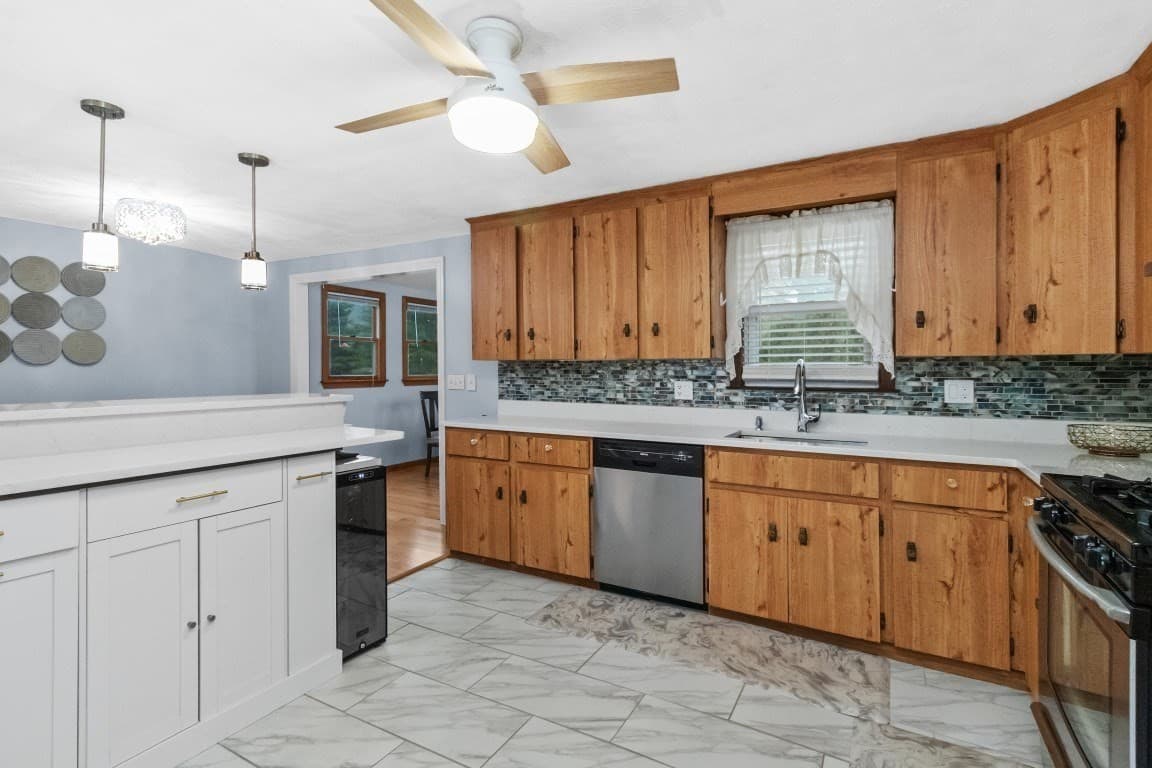 Single Family Residence at 30 Lantern Ln, Randolph MA 02368, Randolph, photo 4 of 33