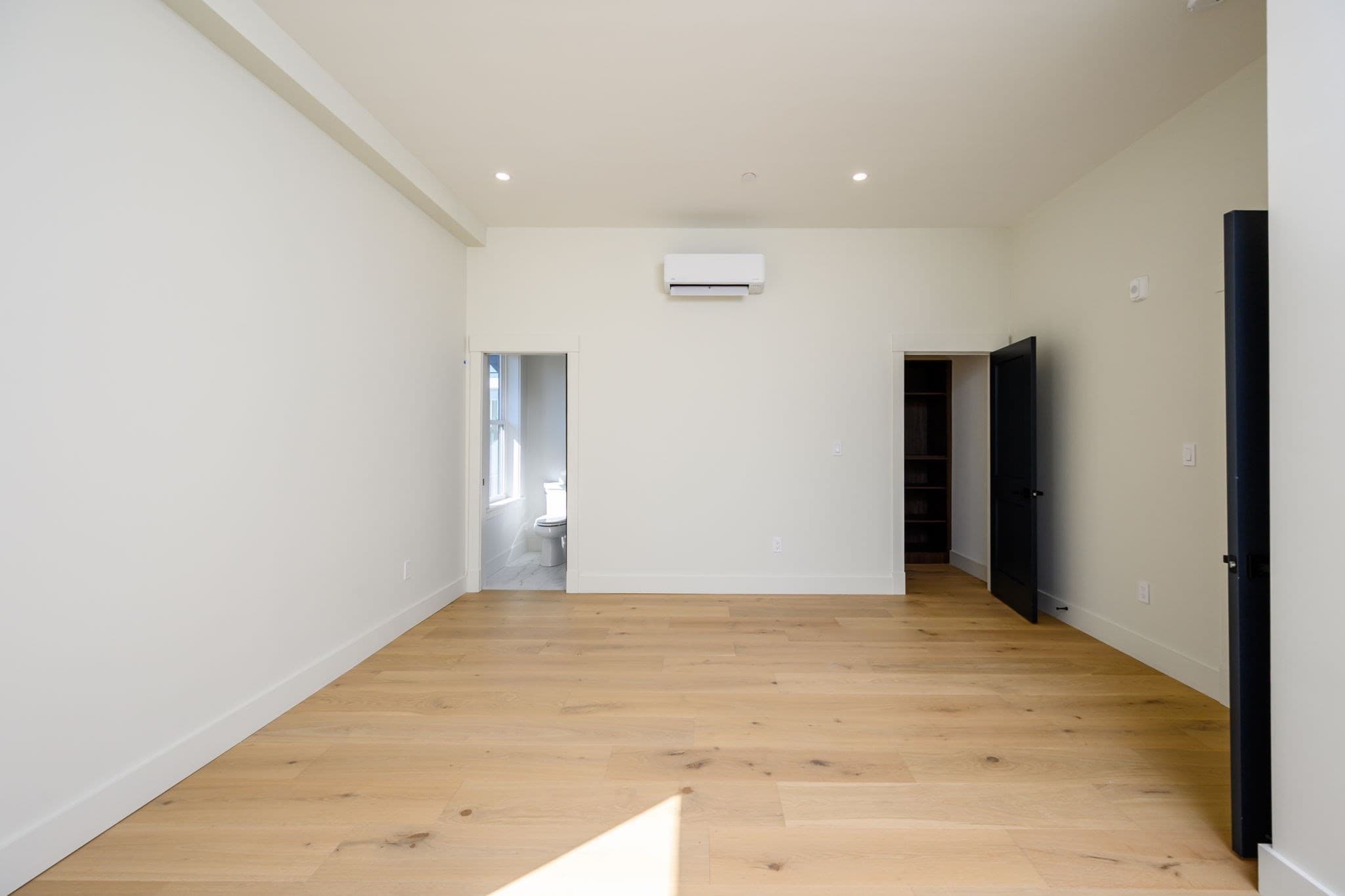 Condominium at 21 Tanglewood Road # 4, Boston MA 02124, Boston, photo 13 of 24
