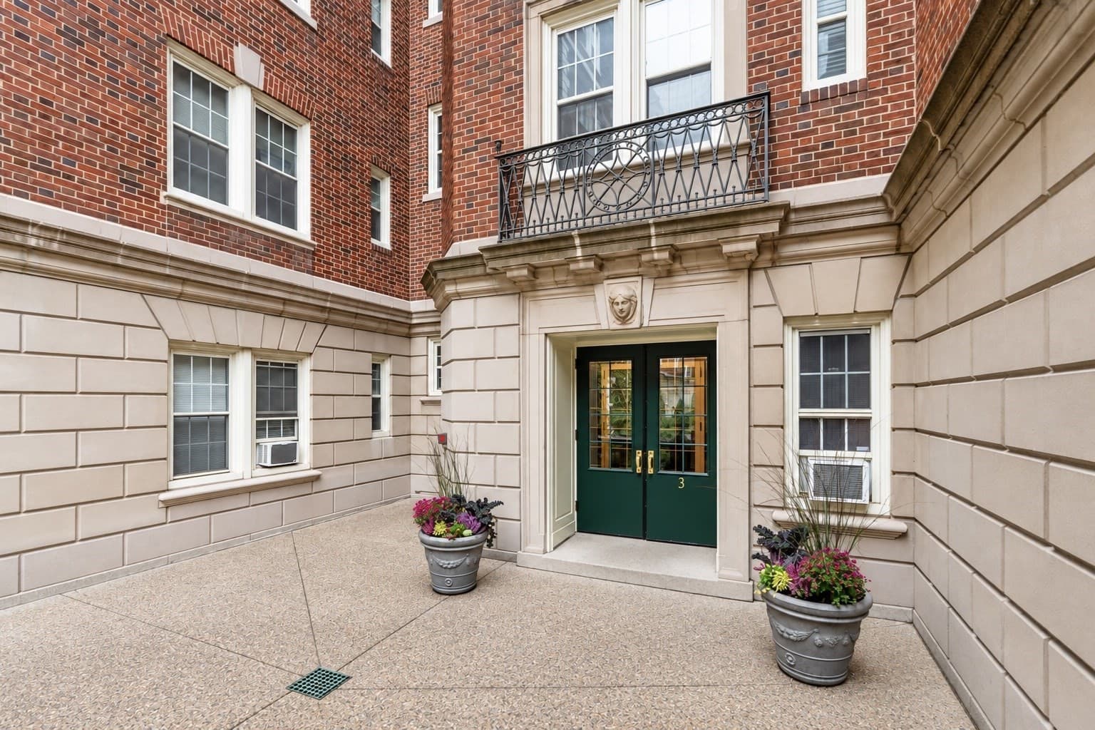Condominium at 3 Arlington St # 35, Cambridge MA 02140, Cambridge, photo 2 of 26