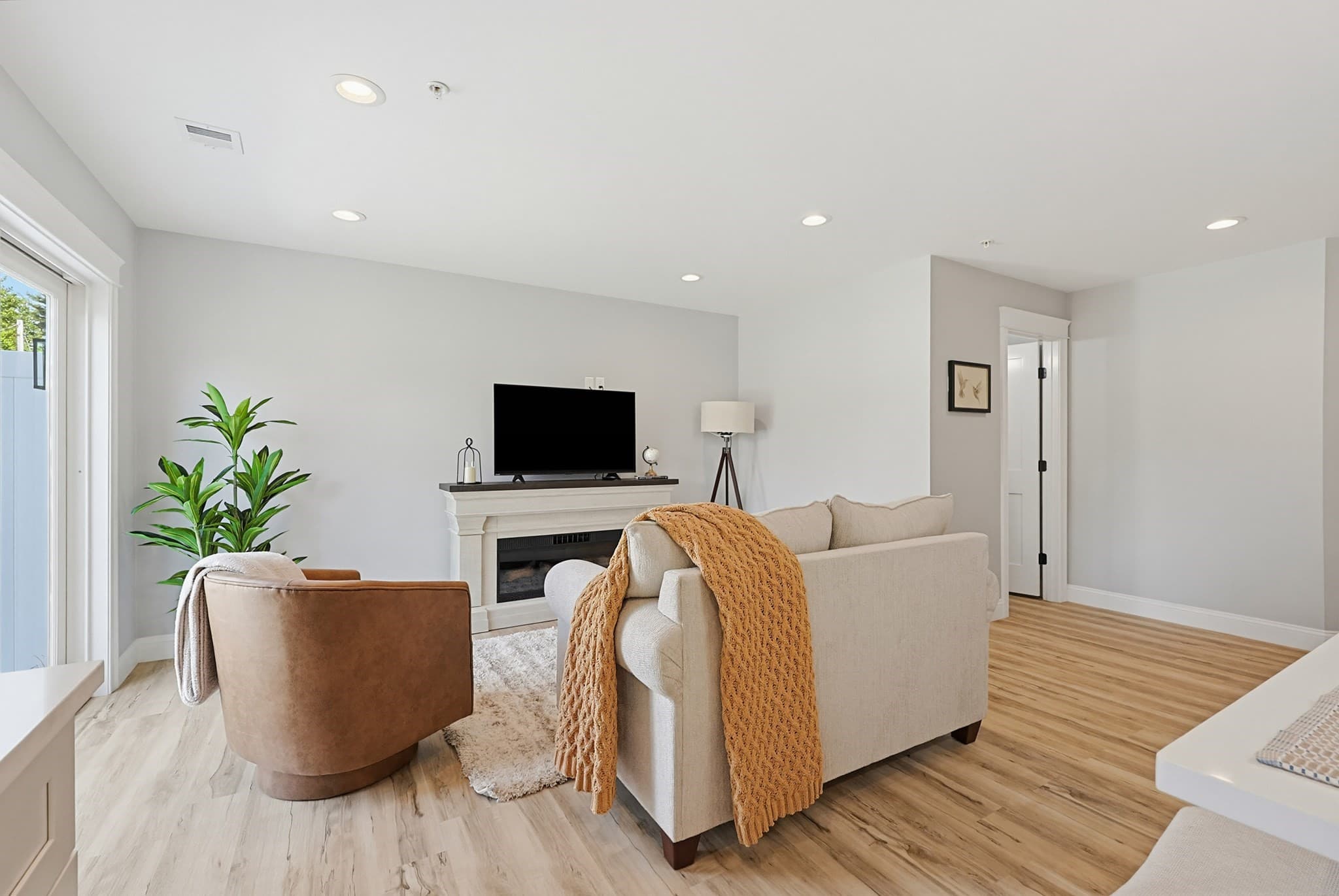 Condominium at 321 Winthrop Street # 102, Taunton MA 02780, Taunton, photo 3 of 21