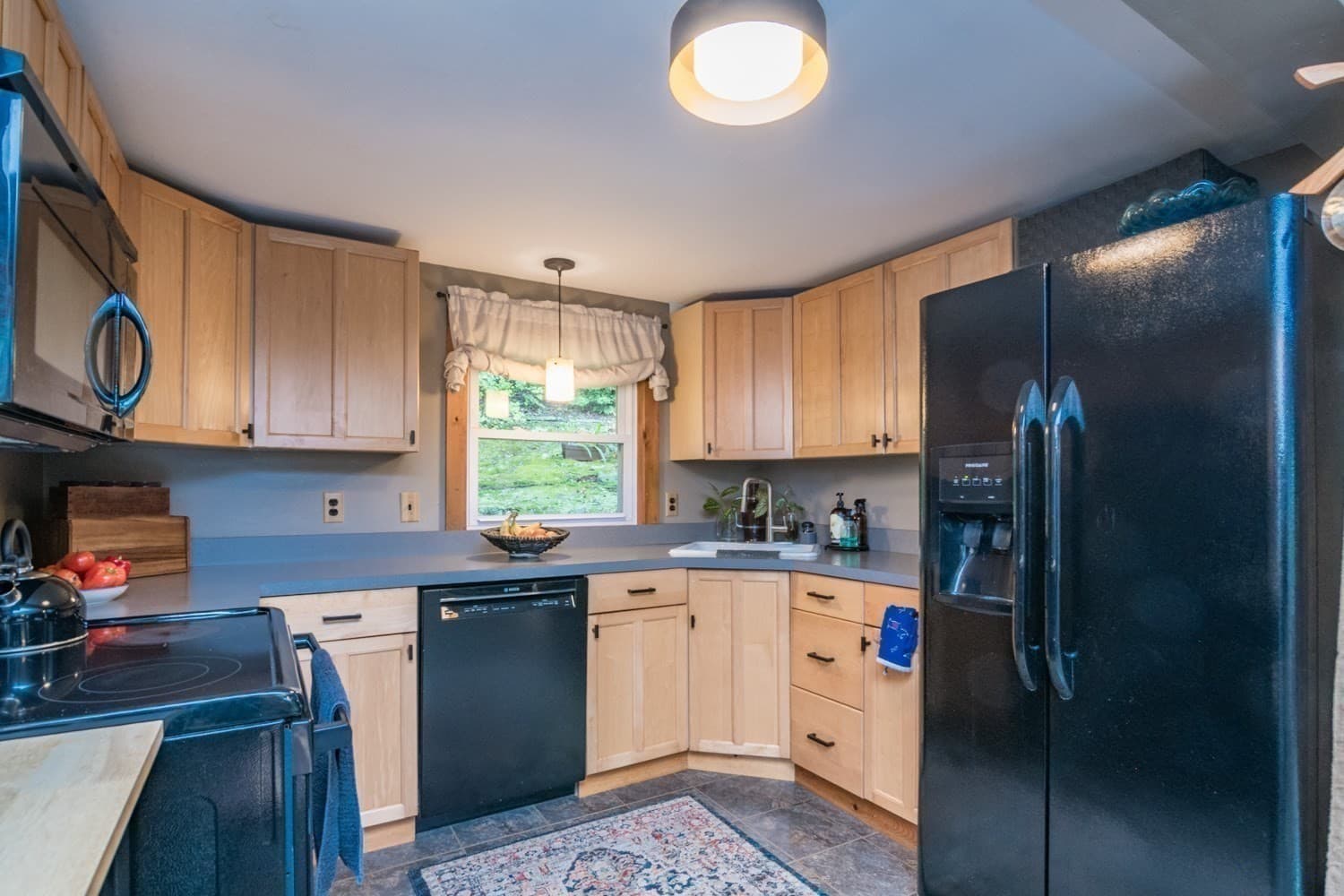 Single Family Residence at 557 Federal St, Belchertown MA 01007, Belchertown, photo 9 of 42