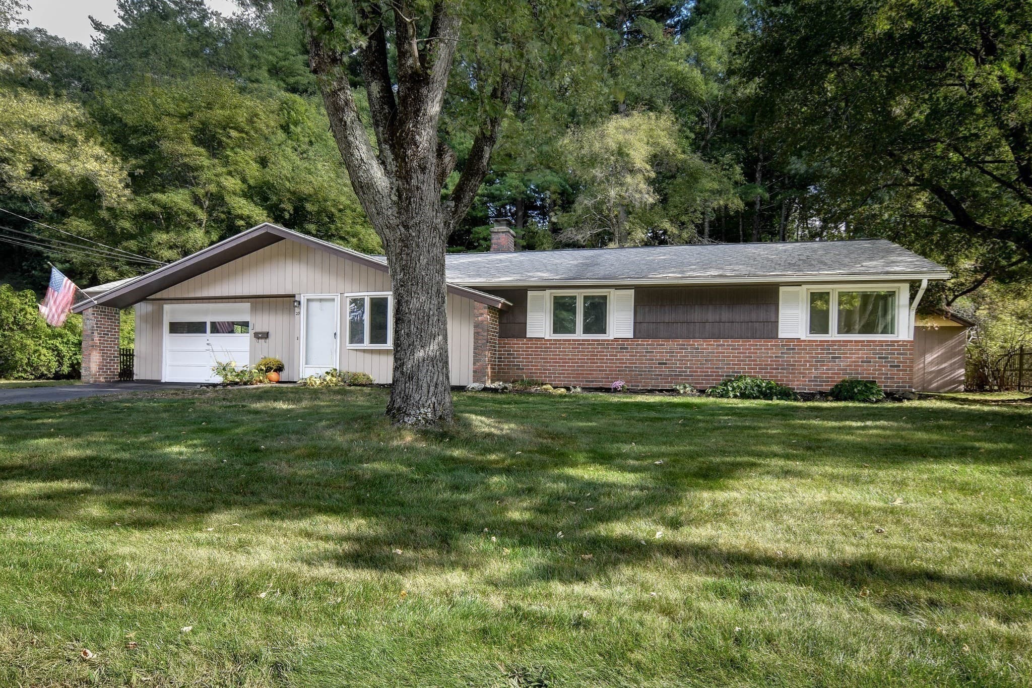 29 Eisenhower Road, Framingham MA 01701