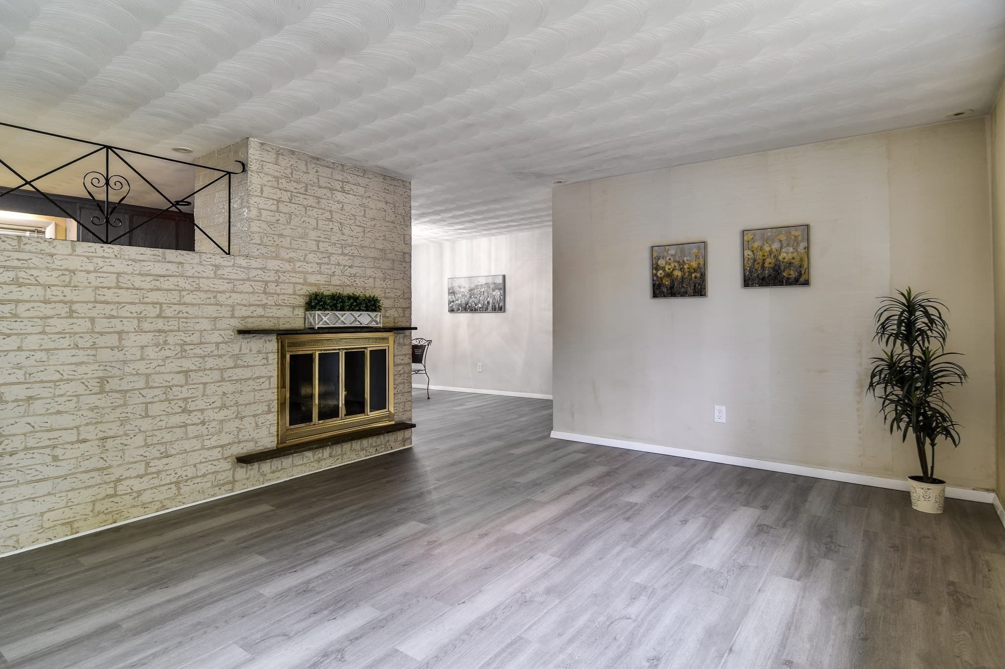 Single Family Residence at 29 Eisenhower Road, Framingham MA 01701, Framingham, photo 4 of 27