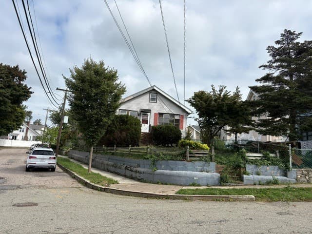 Single Family Residence at 7 Edgeworth Rd, Quincy MA 02171, Quincy, photo 7 of 8