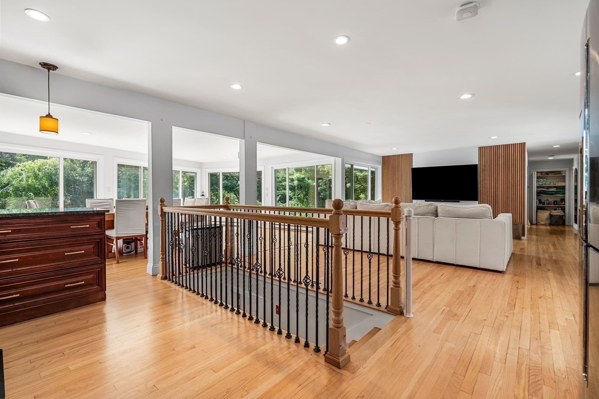Single Family Residence at 42 Farview Ave, Shrewsbury MA 01545, Shrewsbury, photo 7 of 40