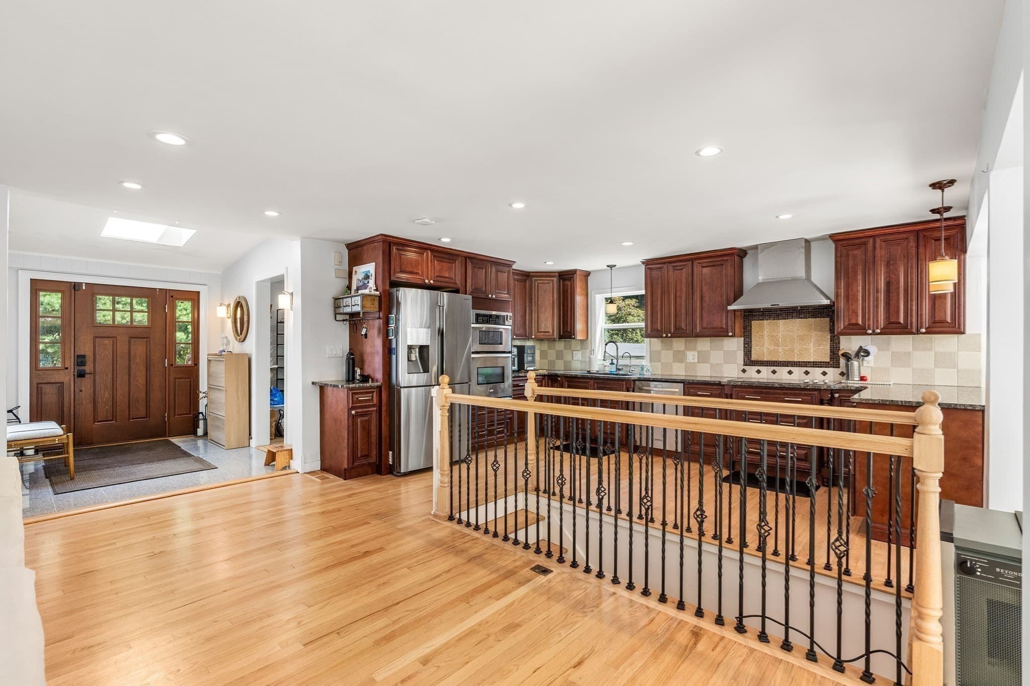 Single Family Residence at 42 Farview Ave, Shrewsbury MA 01545, Shrewsbury, photo 4 of 40