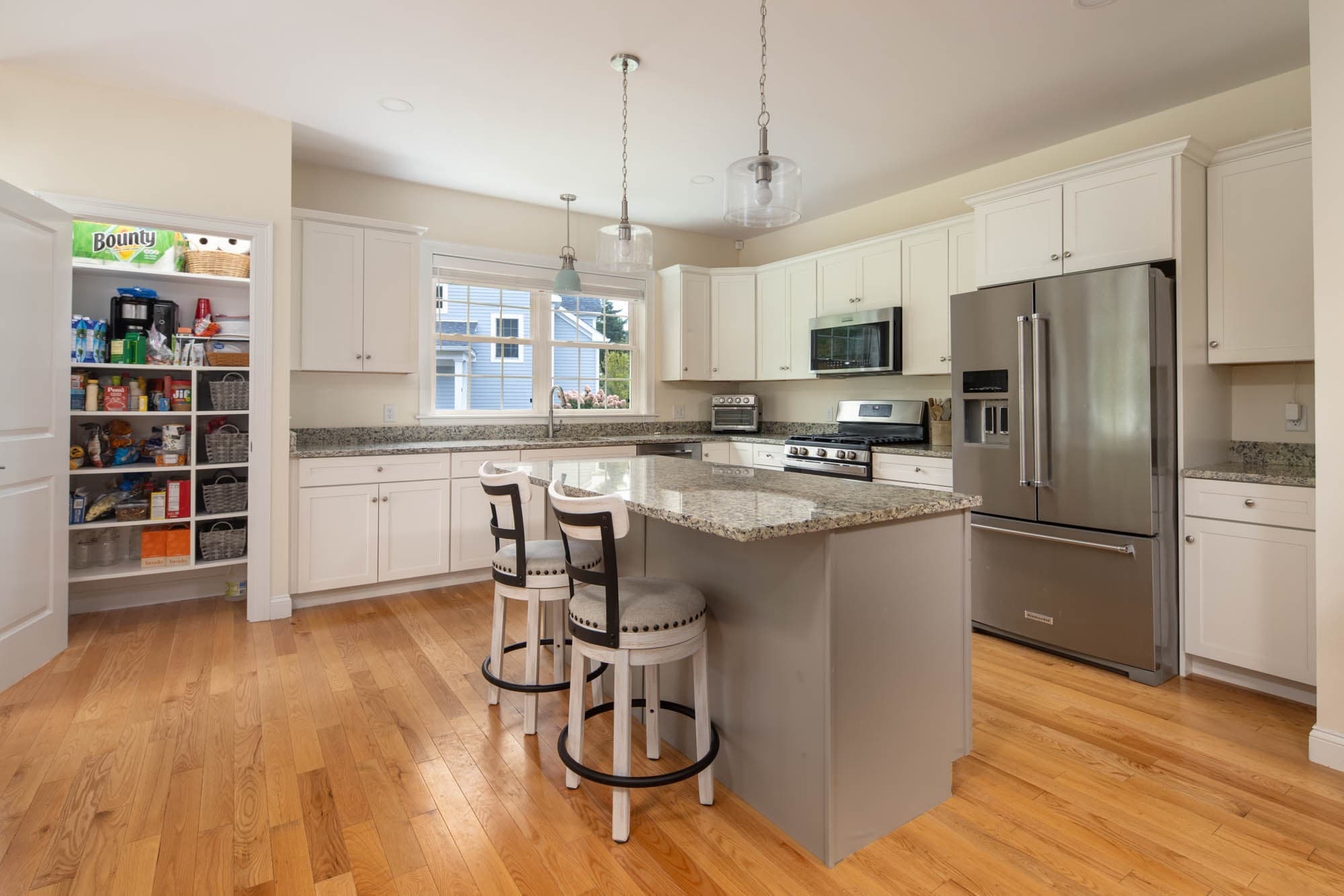 Single Family Residence at 31 Split Rock Ln, Mattapoisett MA 02739, Mattapoisett, photo 10 of 38