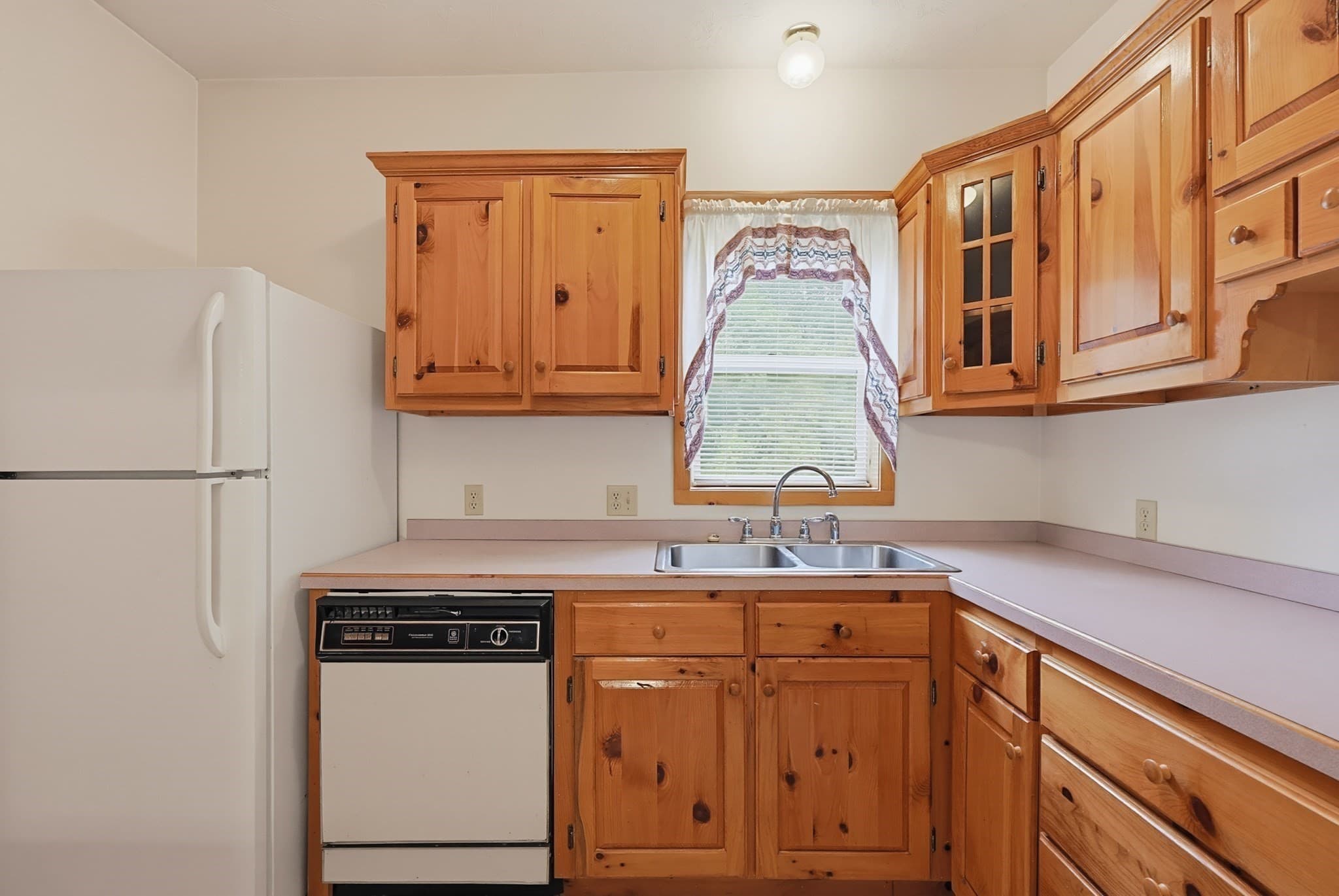 Single Family Residence at 1473 Park St., Attleboro MA 02703, Attleboro, photo 8 of 38