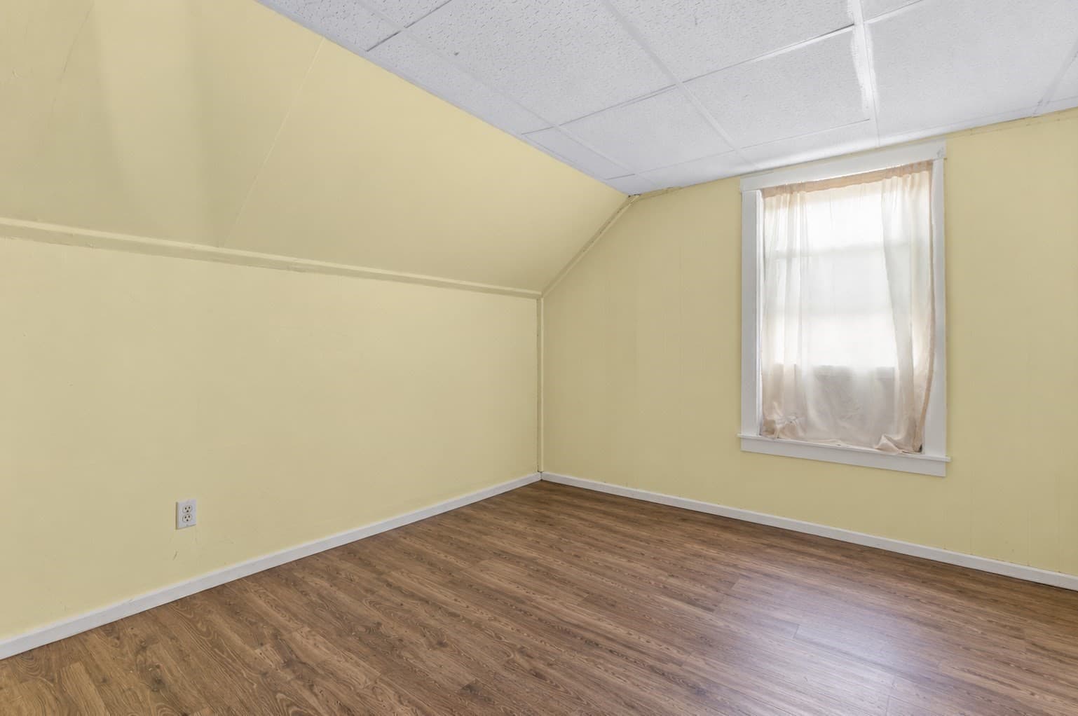 Single Family Residence at 96 Pierce St, New Bedford MA 02740, New Bedford, photo 22 of 23