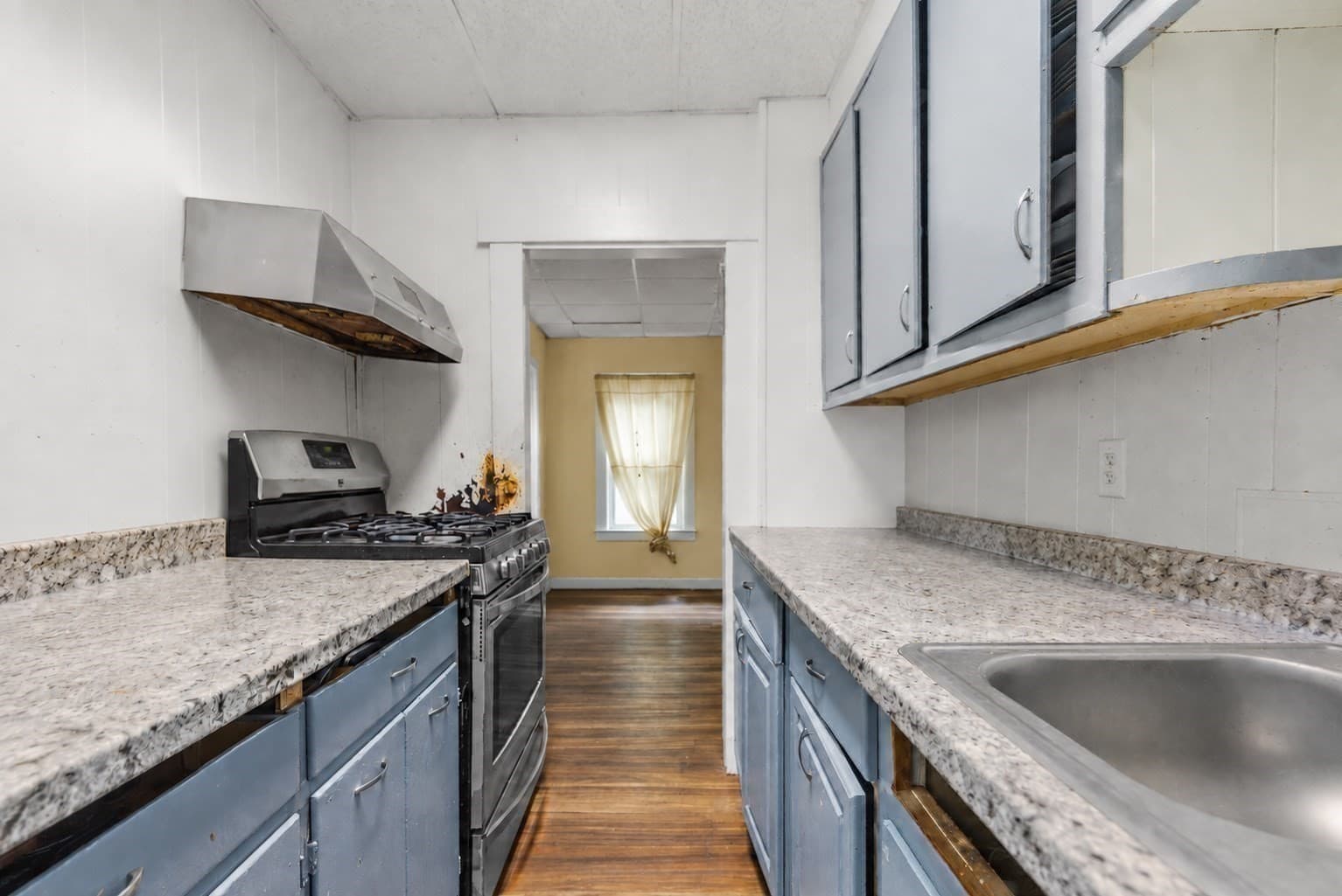 Single Family Residence at 96 Pierce St, New Bedford MA 02740, New Bedford, photo 11 of 23