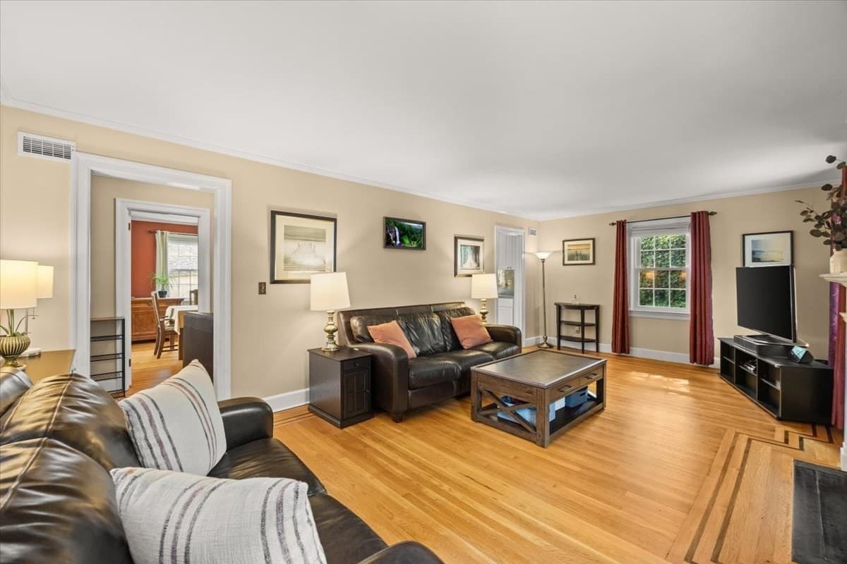 Single Family Residence at 749 High St, Fall River MA 02720, Fall River, photo 3 of 28