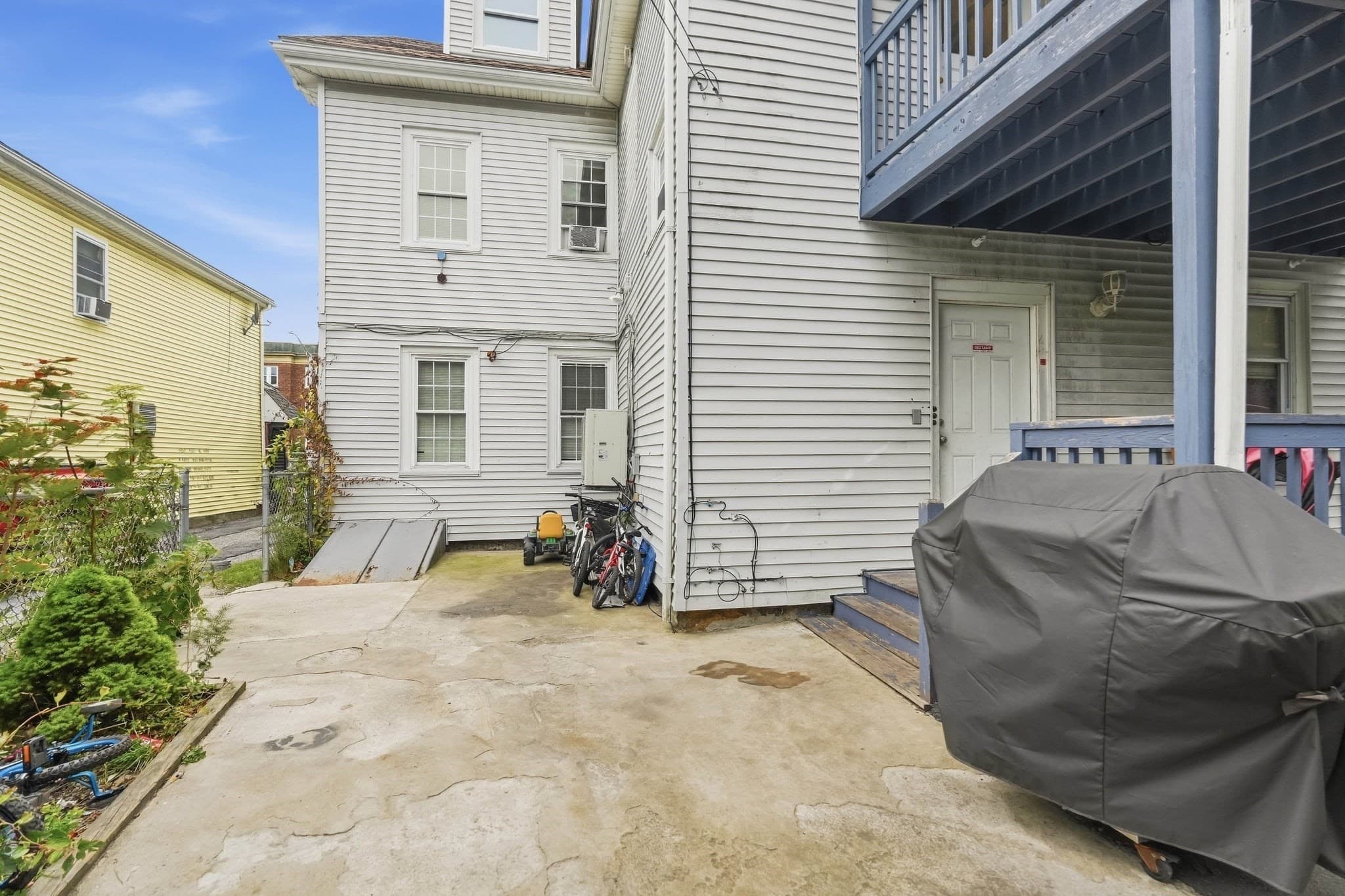 3 Family at 47 Broad St, Lynn MA 01902, Lynn, photo 40 of 41