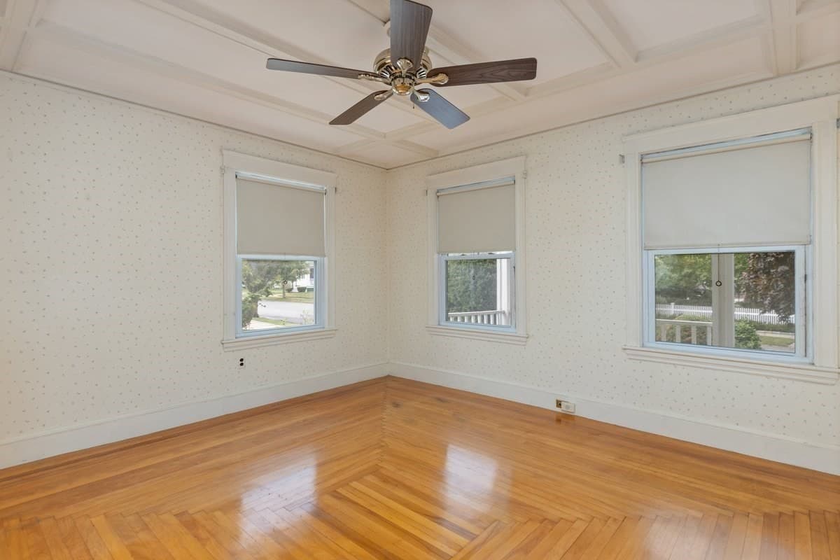 Single Family Residence at 20 Lexington Ave, Haverhill MA 01835, Haverhill, photo 7 of 31