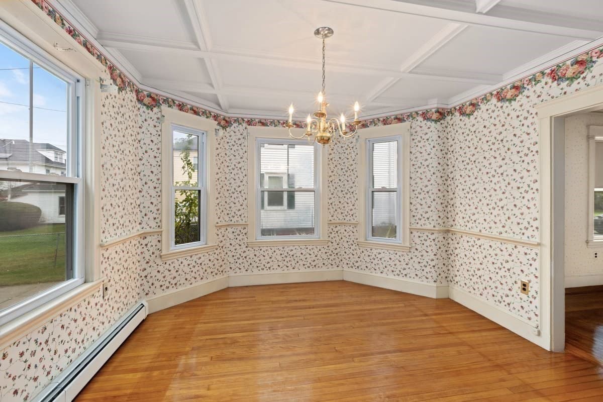 Single Family Residence at 20 Lexington Ave, Haverhill MA 01835, Haverhill, photo 10 of 31