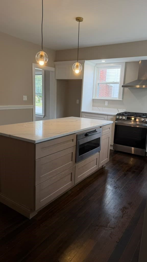 Single Family Residence at 10 Arbutus Rd, Worcester MA 01606, Worcester, photo 6 of 18