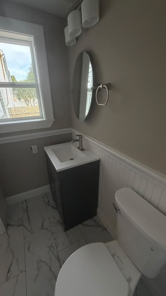 Single Family Residence at 10 Arbutus Rd, Worcester MA 01606, Worcester, photo 10 of 18