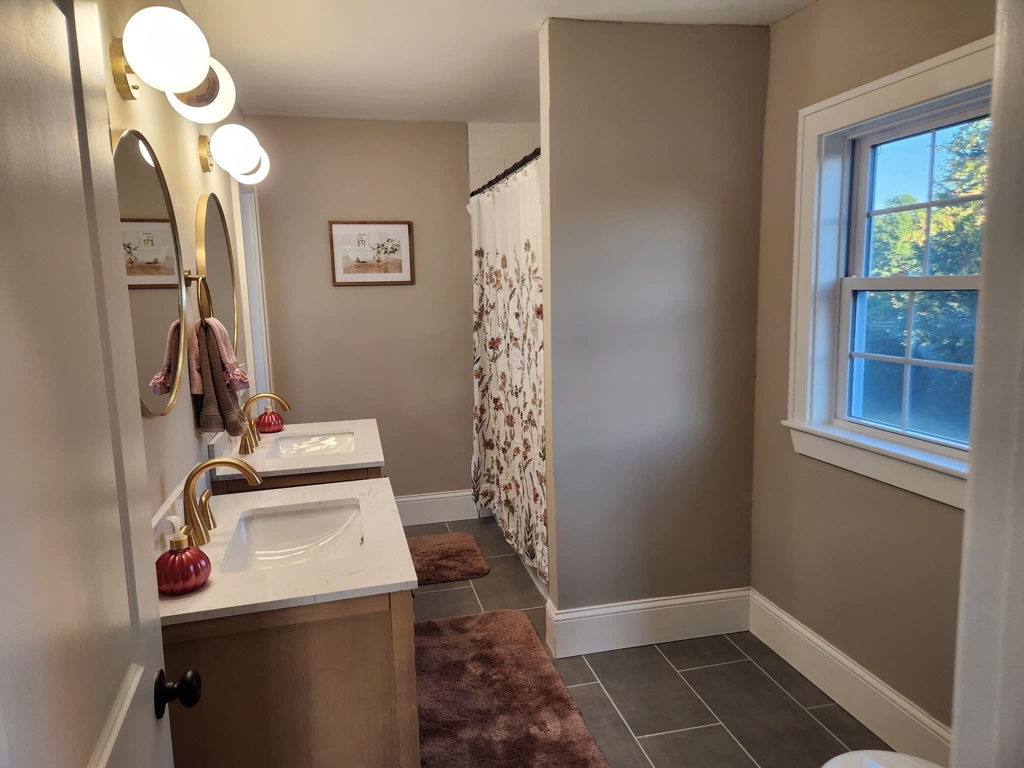 Single Family Residence at 10 Arbutus Rd, Worcester MA 01606, Worcester, photo 19 of 20