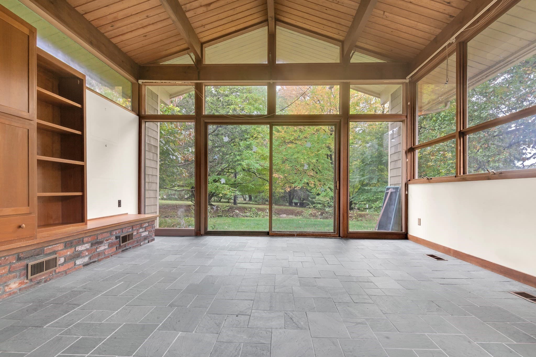 Single Family Residence at 16 Ward Lane, Sherborn MA 01770, Sherborn, photo 8 of 36