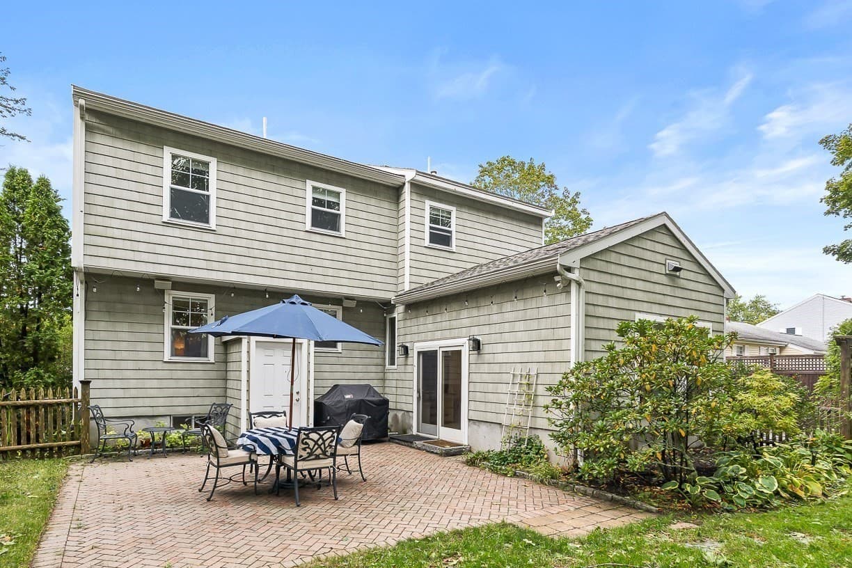 Single Family Residence at 15 Millbrook Rd, Beverly MA 01915, Beverly, photo 9 of 41