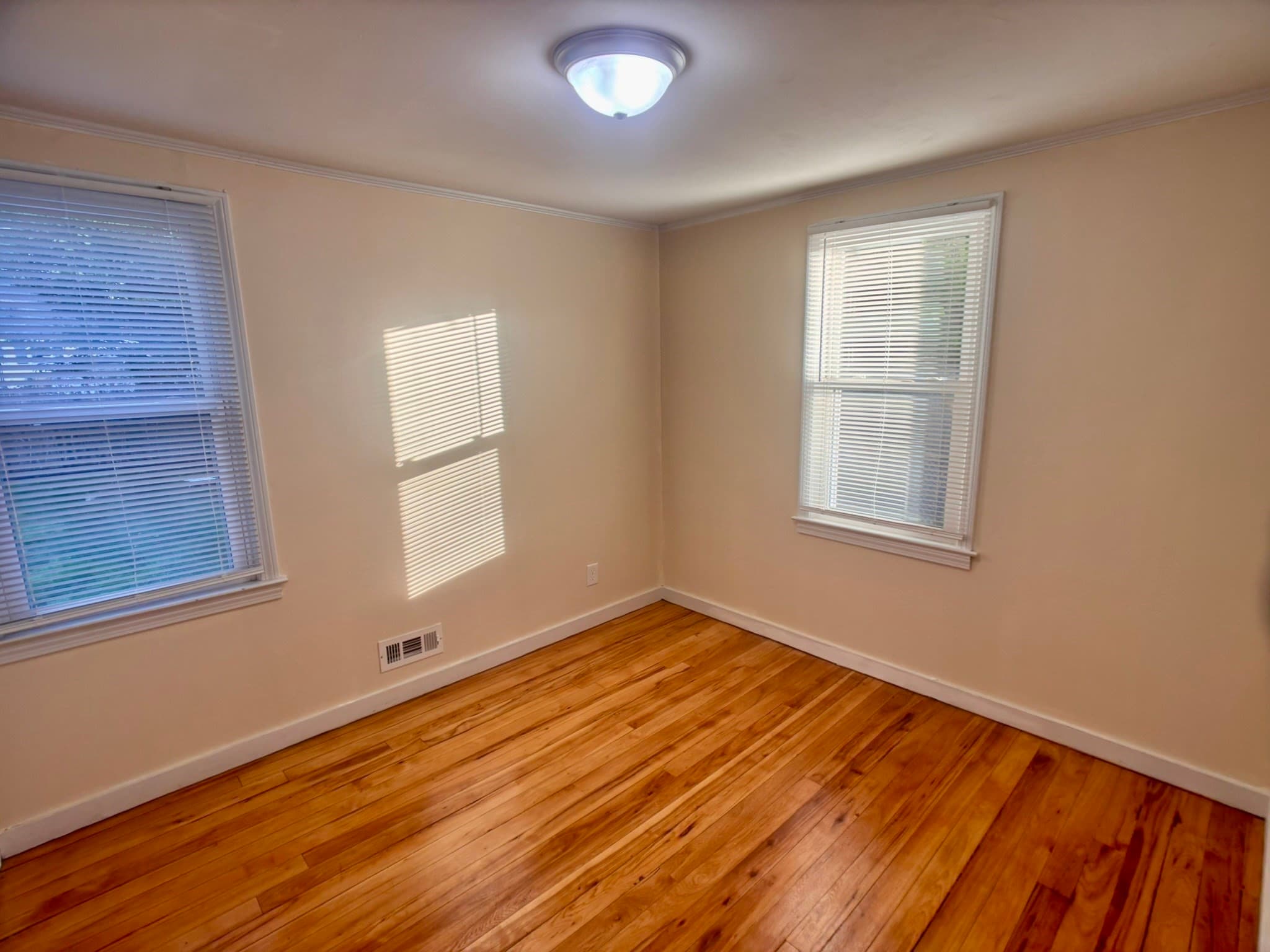 Single Family Residence at 23 Midway St, Springfield MA 01151, Springfield, photo 13 of 24
