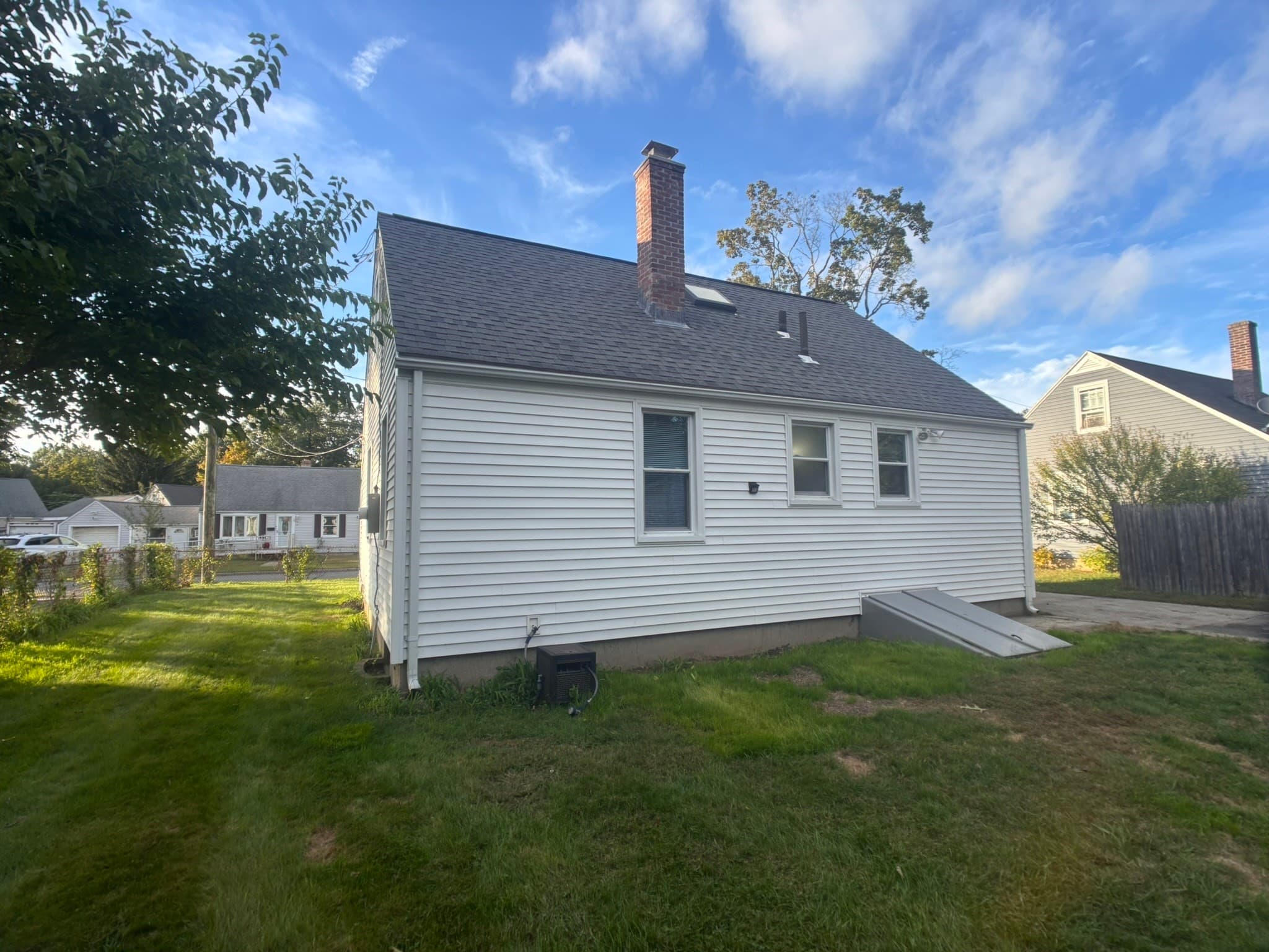 Single Family Residence at 23 Midway St, Springfield MA 01151, Springfield, photo 3 of 24