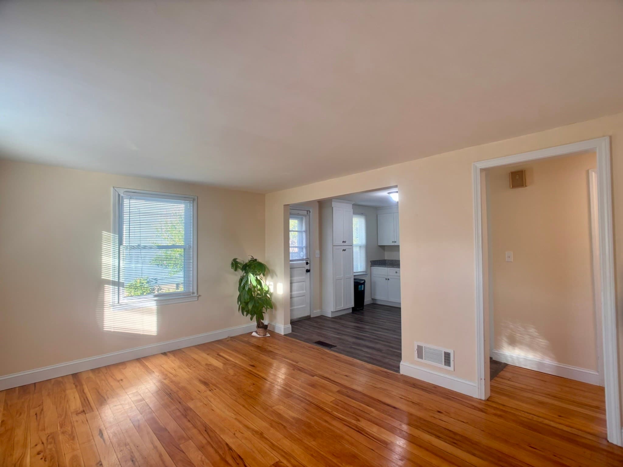 Single Family Residence at 23 Midway St, Springfield MA 01151, Springfield, photo 9 of 24