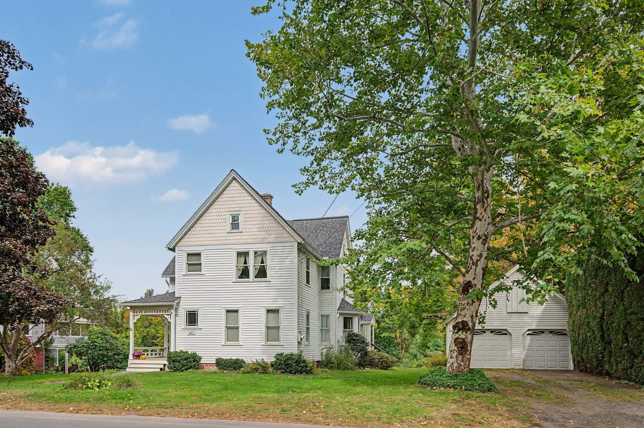 Single Family Residence at 13 East St, Southampton MA 01073, Southampton, photo 2 of 40