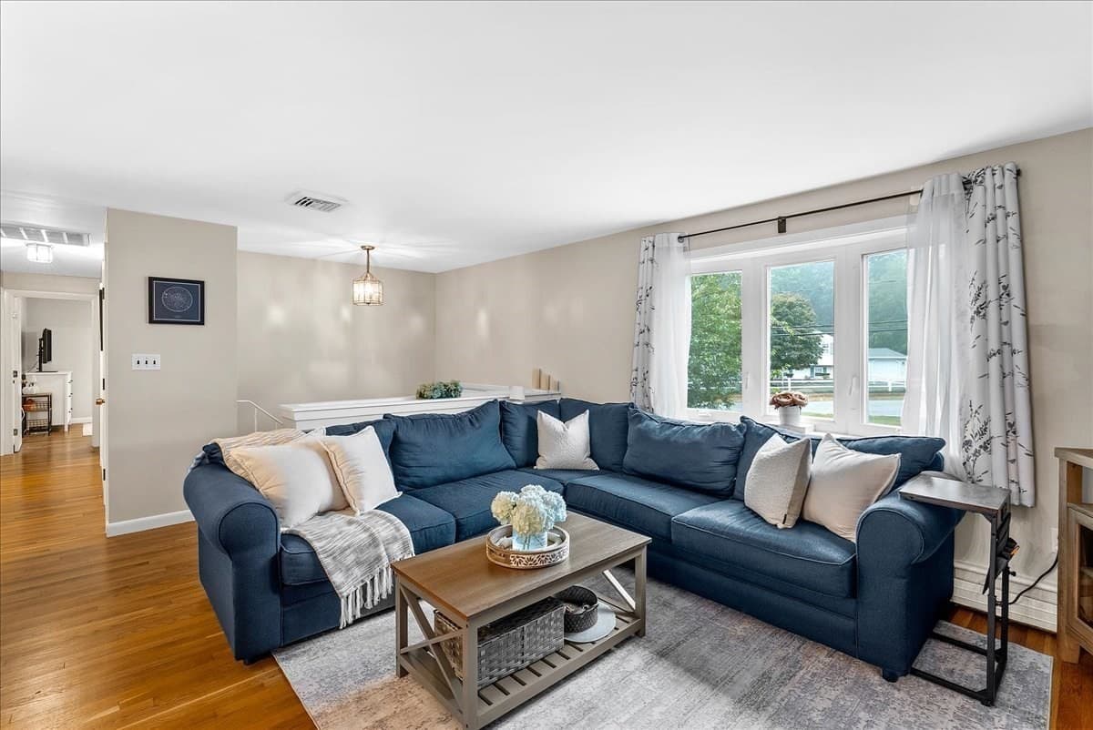 Single Family Residence at 342 Woodland Drive, Hanover MA 02339, Hanover, photo 3 of 27
