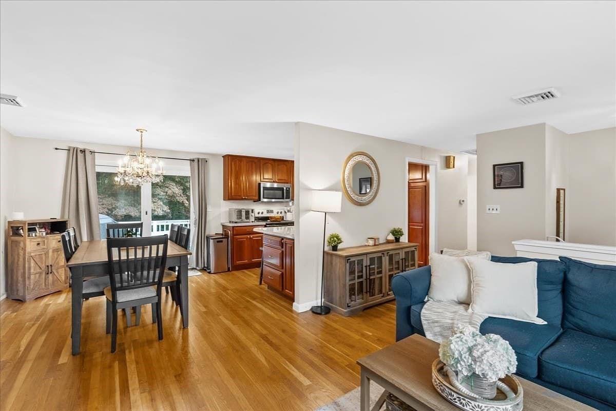 Single Family Residence at 342 Woodland Drive, Hanover MA 02339, Hanover, photo 5 of 27