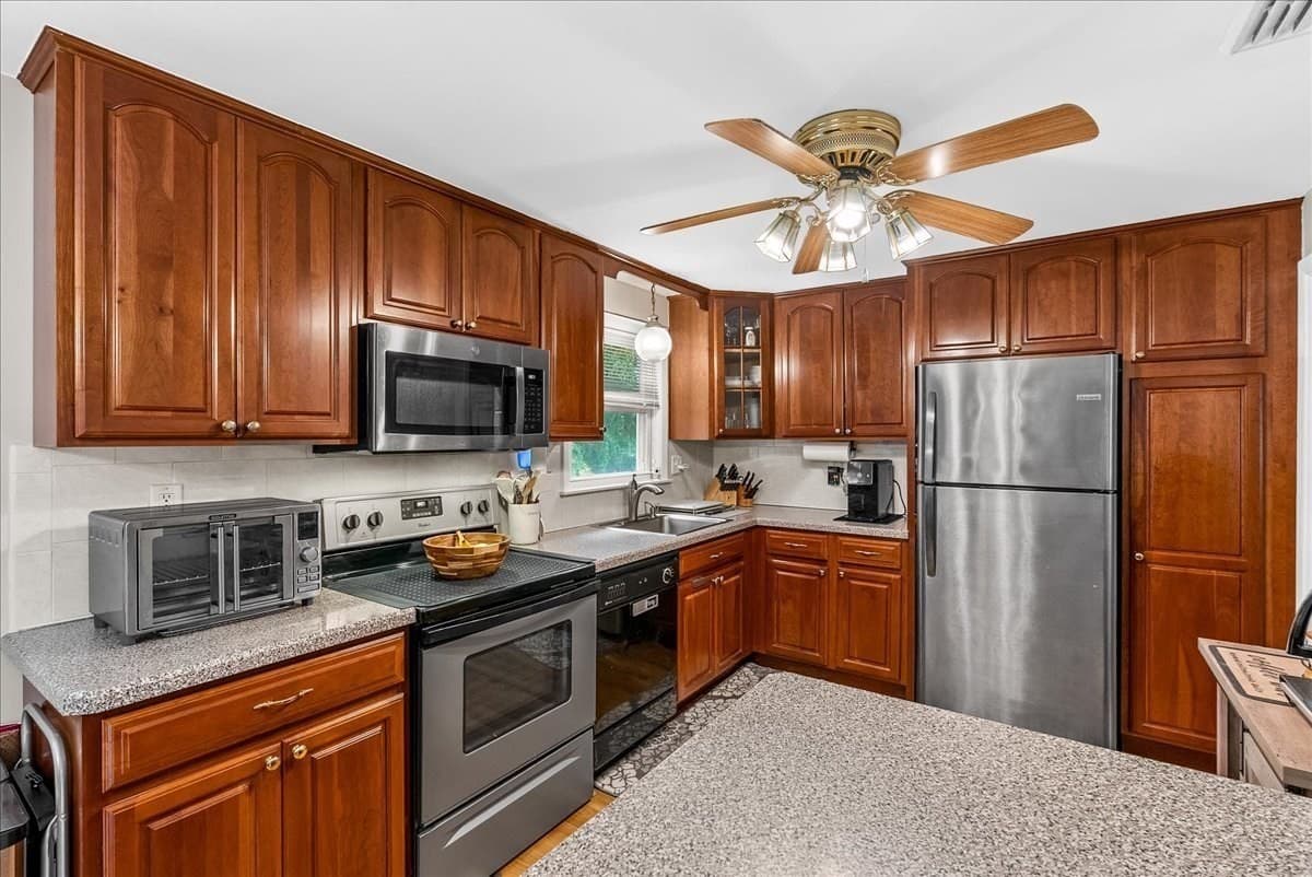 Single Family Residence at 342 Woodland Drive, Hanover MA 02339, Hanover, photo 9 of 27