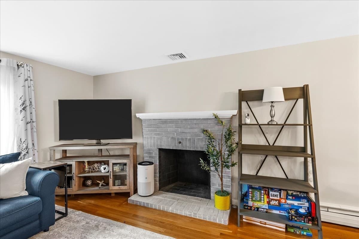 Single Family Residence at 342 Woodland Drive, Hanover MA 02339, Hanover, photo 4 of 27