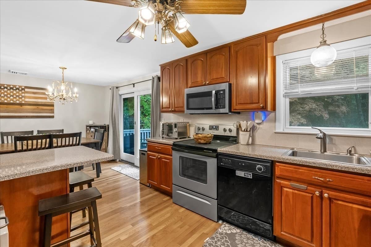 Single Family Residence at 342 Woodland Drive, Hanover MA 02339, Hanover, photo 8 of 27