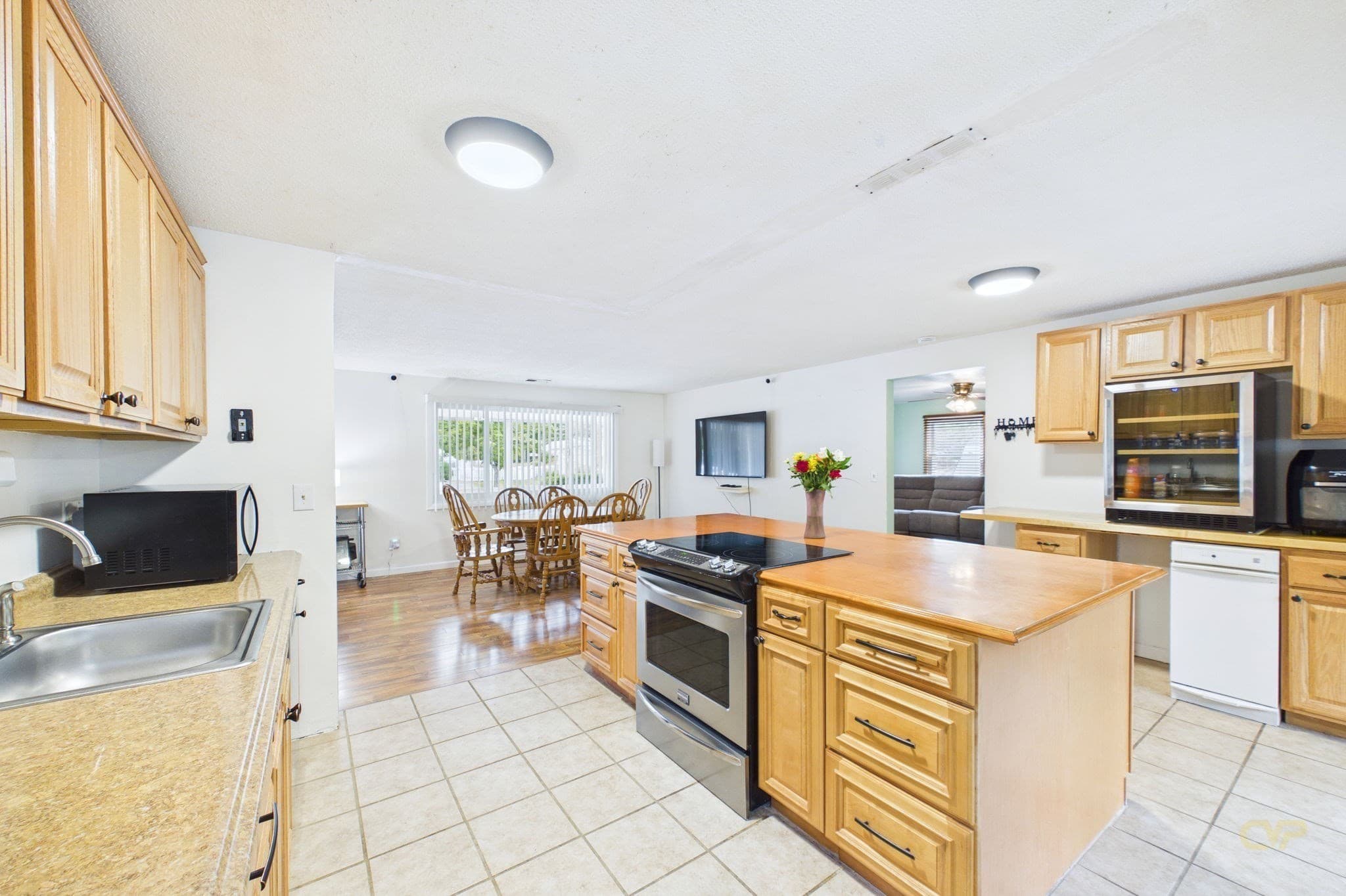 Single Family Residence at 186 Powderhorn Dr, Taunton MA 02780, Taunton, photo 7 of 27