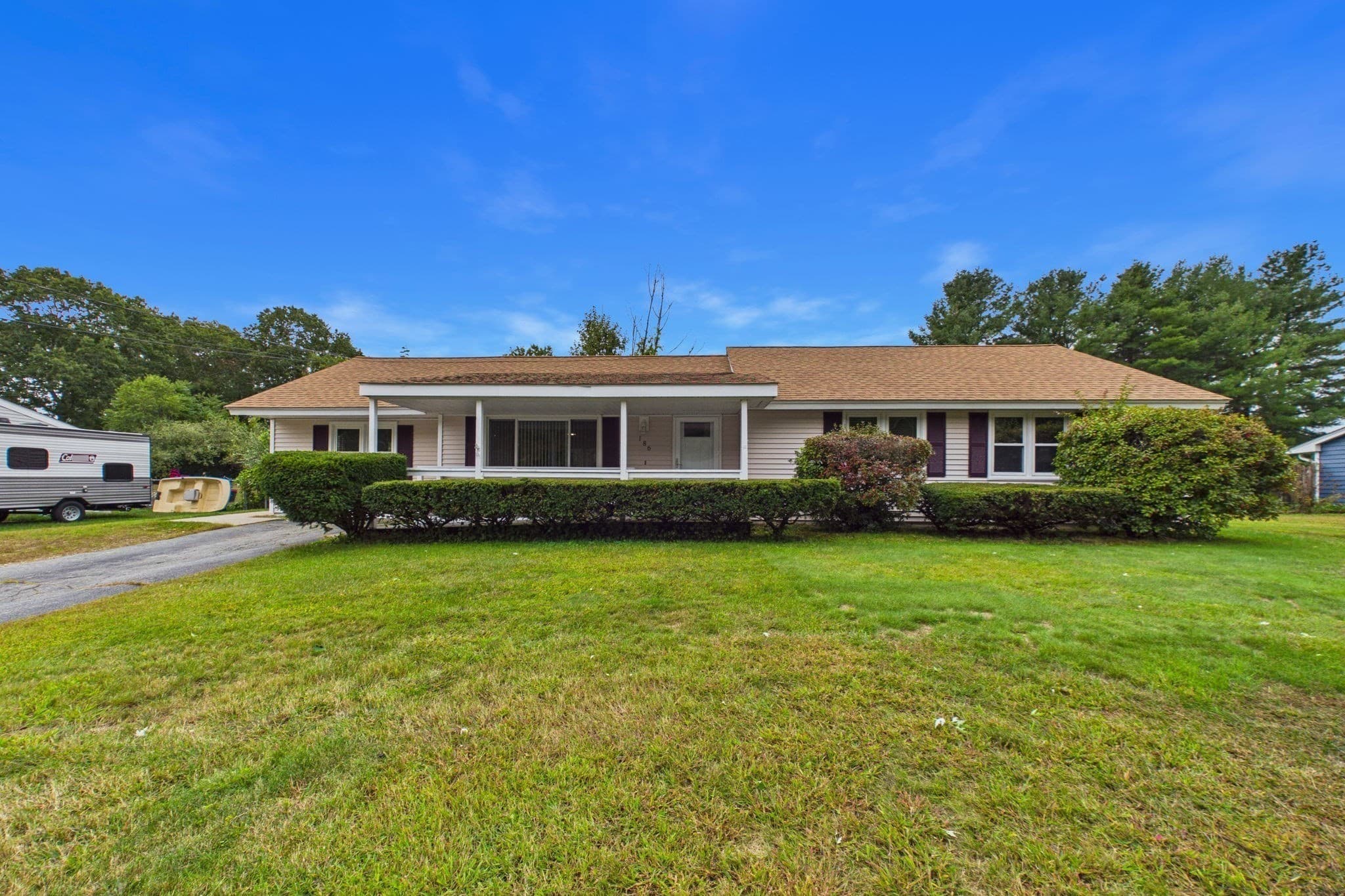 186 Powderhorn Dr, Taunton MA 02780