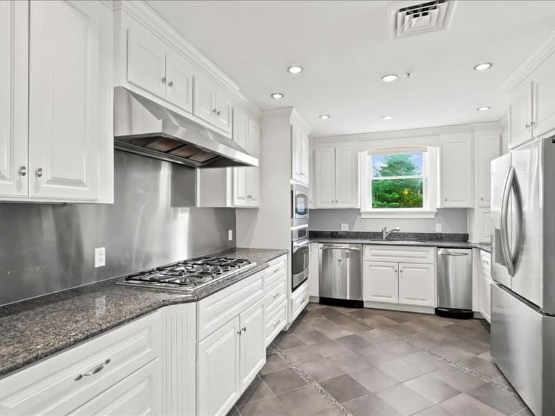 Condominium at 1 Longbeach Ave # 101, Hull MA 02045, Hull, photo 7 of 35