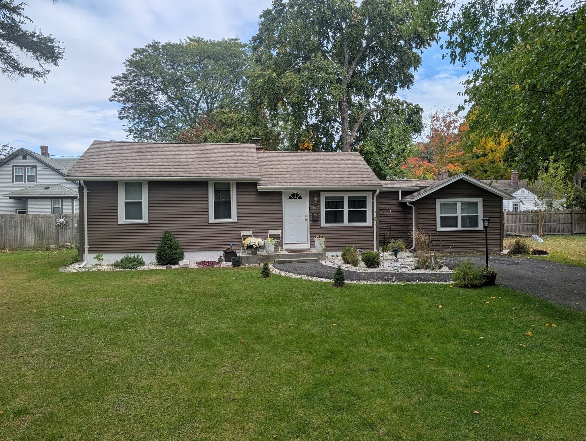 Single Family Residence at 195 Ambrose, Springfield MA 01109, Springfield, photo 2 of 9