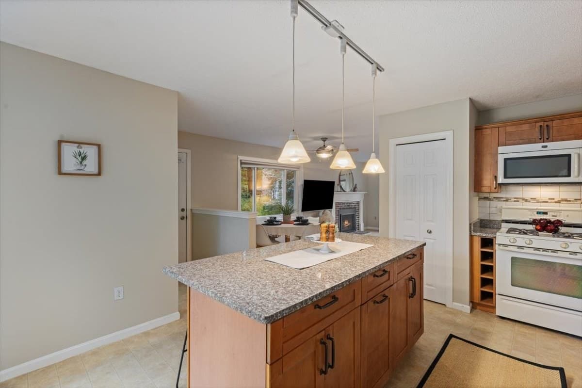 Condex at 22 Riverbank Circle # 22, Haverhill MA 01835, Haverhill, photo 16 of 42