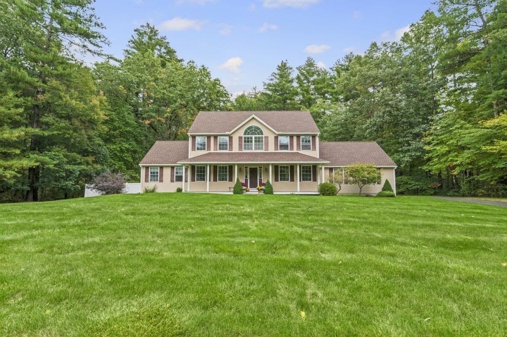 Single Family Residence at 14 Natures Way, Pelham NH 03076, Pelham, photo 3 of 42