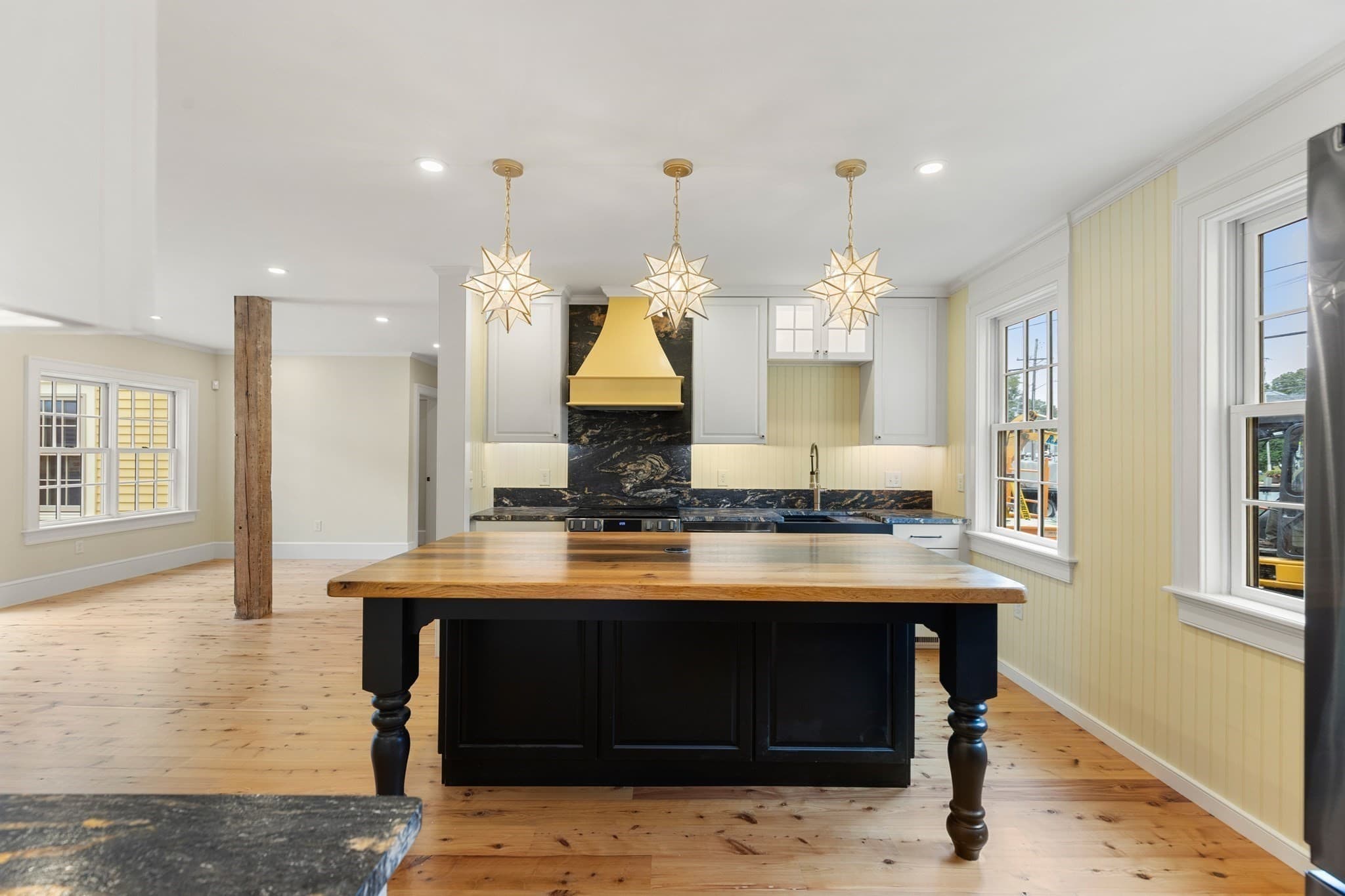 Condominium at 678 Massachusetts Ave # 1, Lexington MA 02421, Lexington, photo 2 of 5