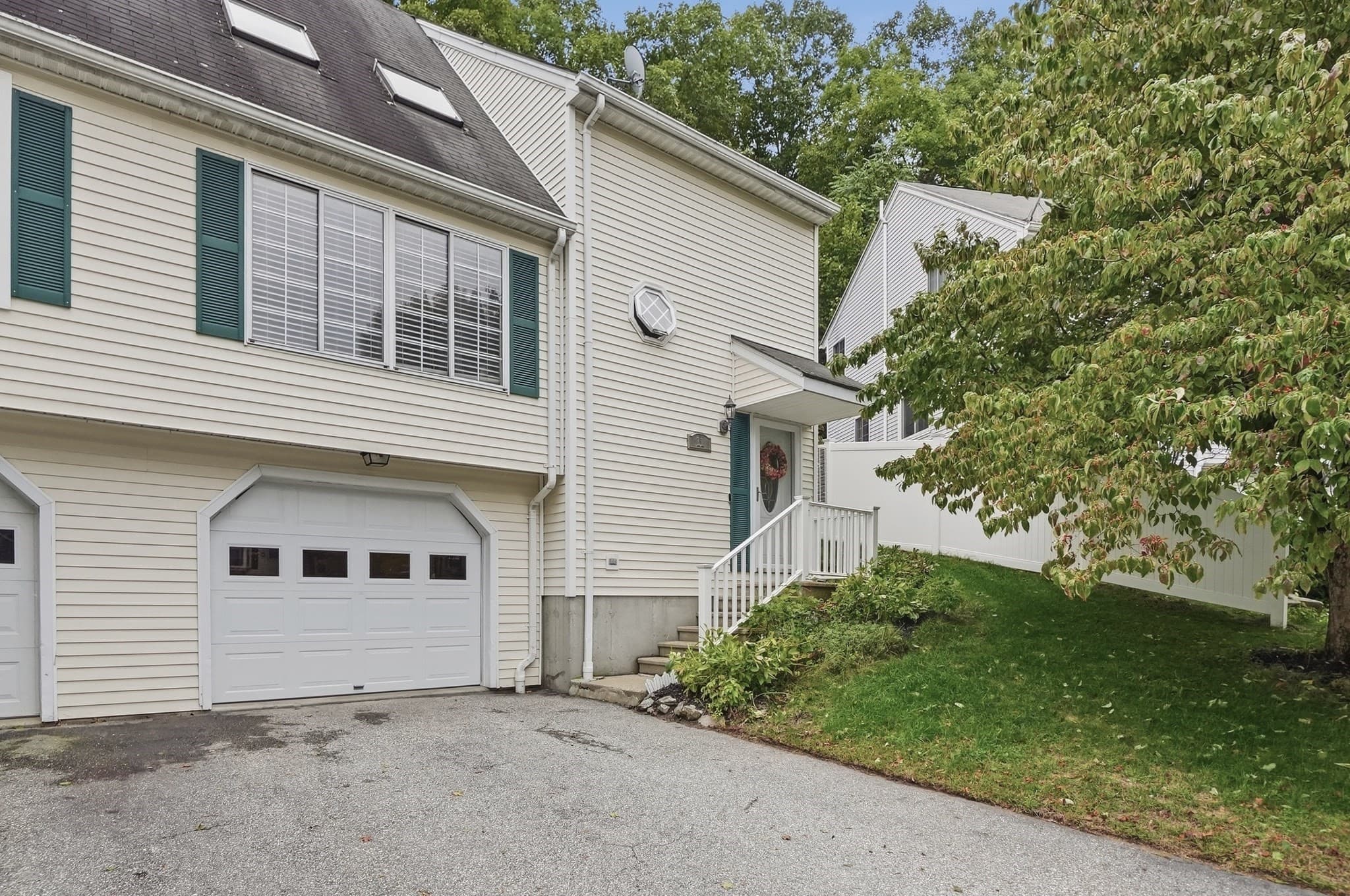 Single Family Residence at 11 Jonathan Circle, Worcester MA 01604, Worcester, photo 2 of 40