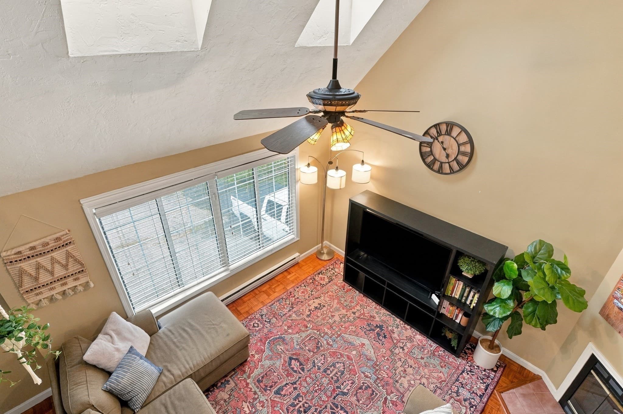 Single Family Residence at 11 Jonathan Circle, Worcester MA 01604, Worcester, photo 7 of 40