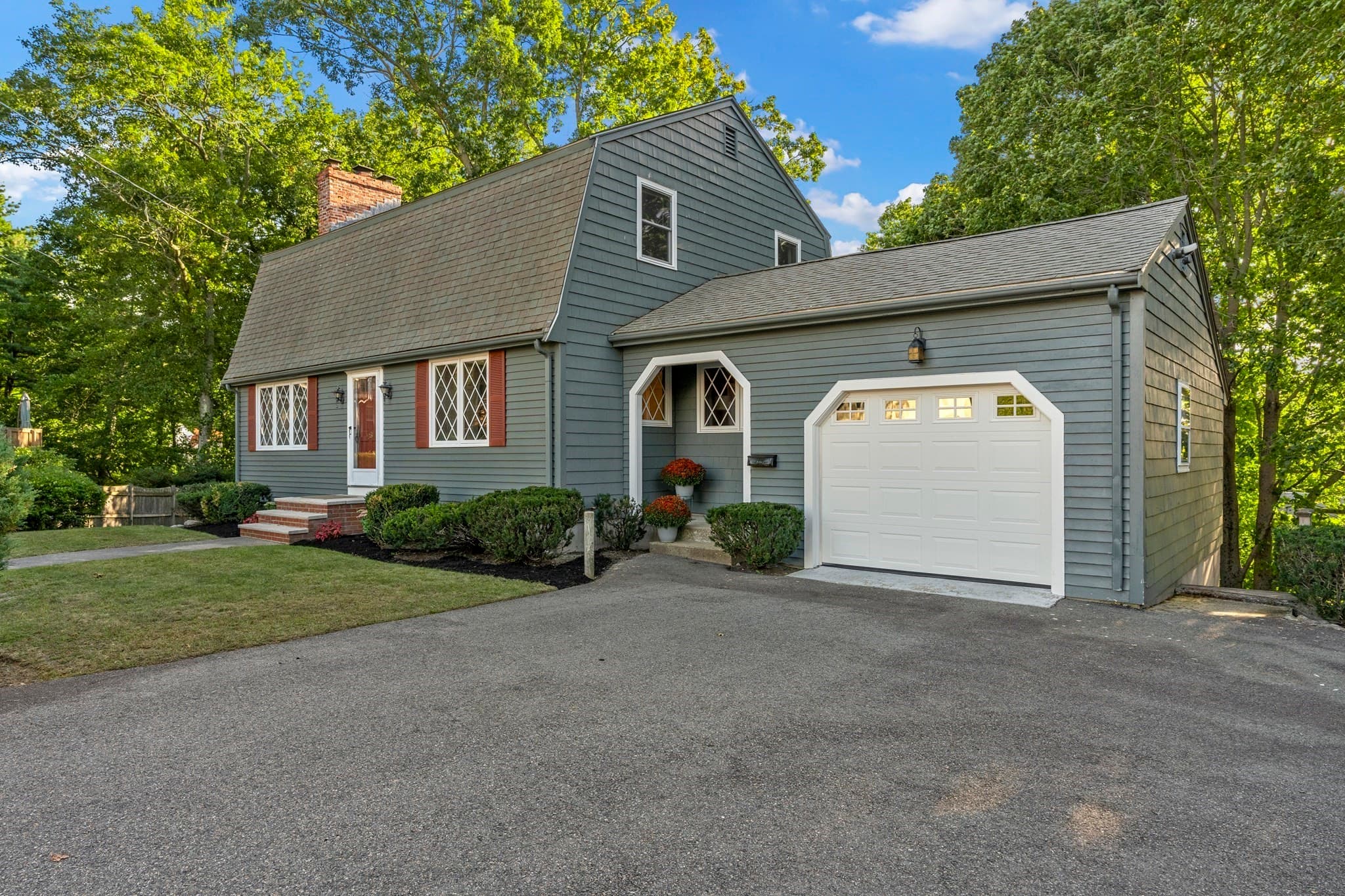 Single Family Residence at 33 Old Carriage Lane, Braintree MA 02184, Braintree, photo 2 of 39