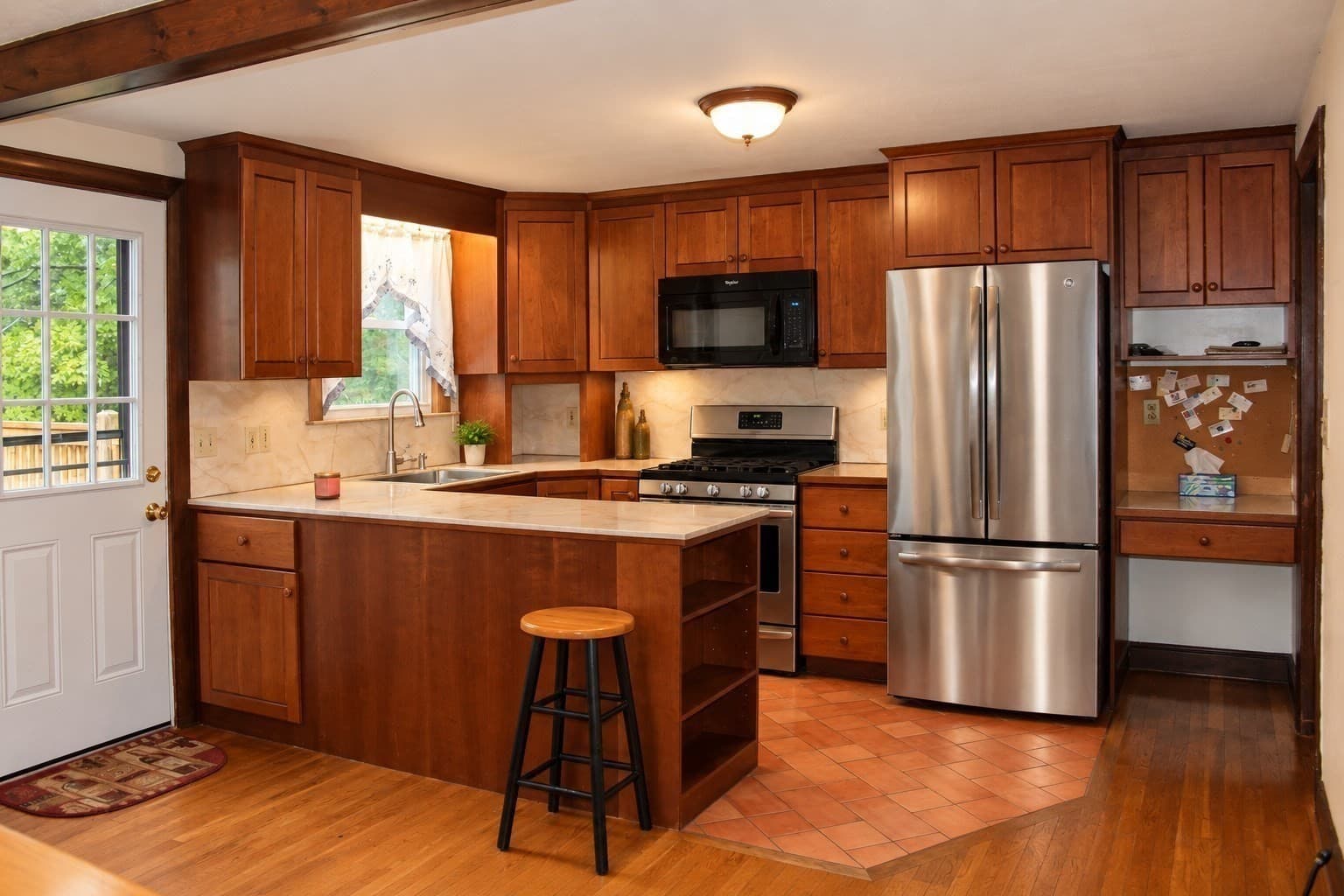 Single Family Residence at 494 Pine St, Weymouth MA 02190, Weymouth, photo 7 of 21
