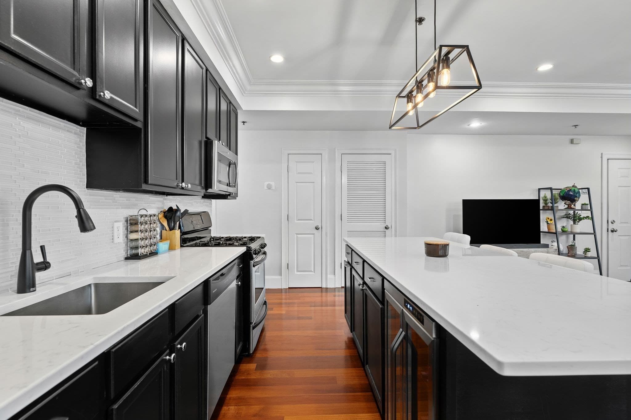 Condominium at 87 Dix St # 3, Boston MA 02122, Boston, photo 7 of 42