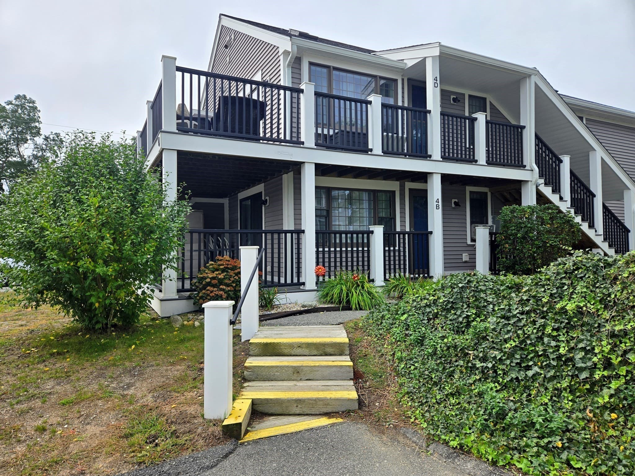 Condominium at 190 Route 6a # 4B, Orleans MA 02653, Orleans, photo 2 of 7