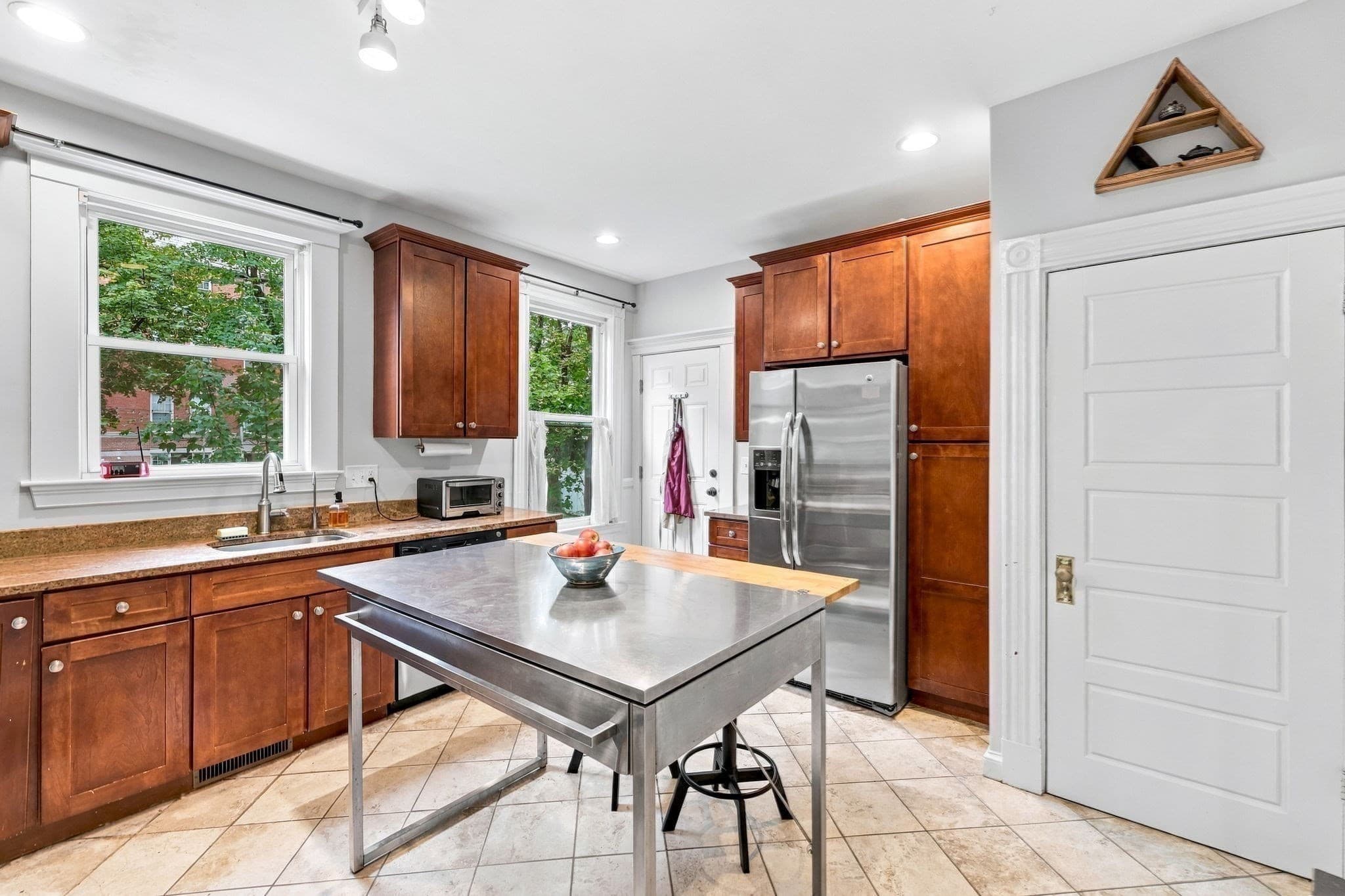 Condominium at 22 Hewlett St # 1, Boston MA 02131, Boston, photo 16 of 29
