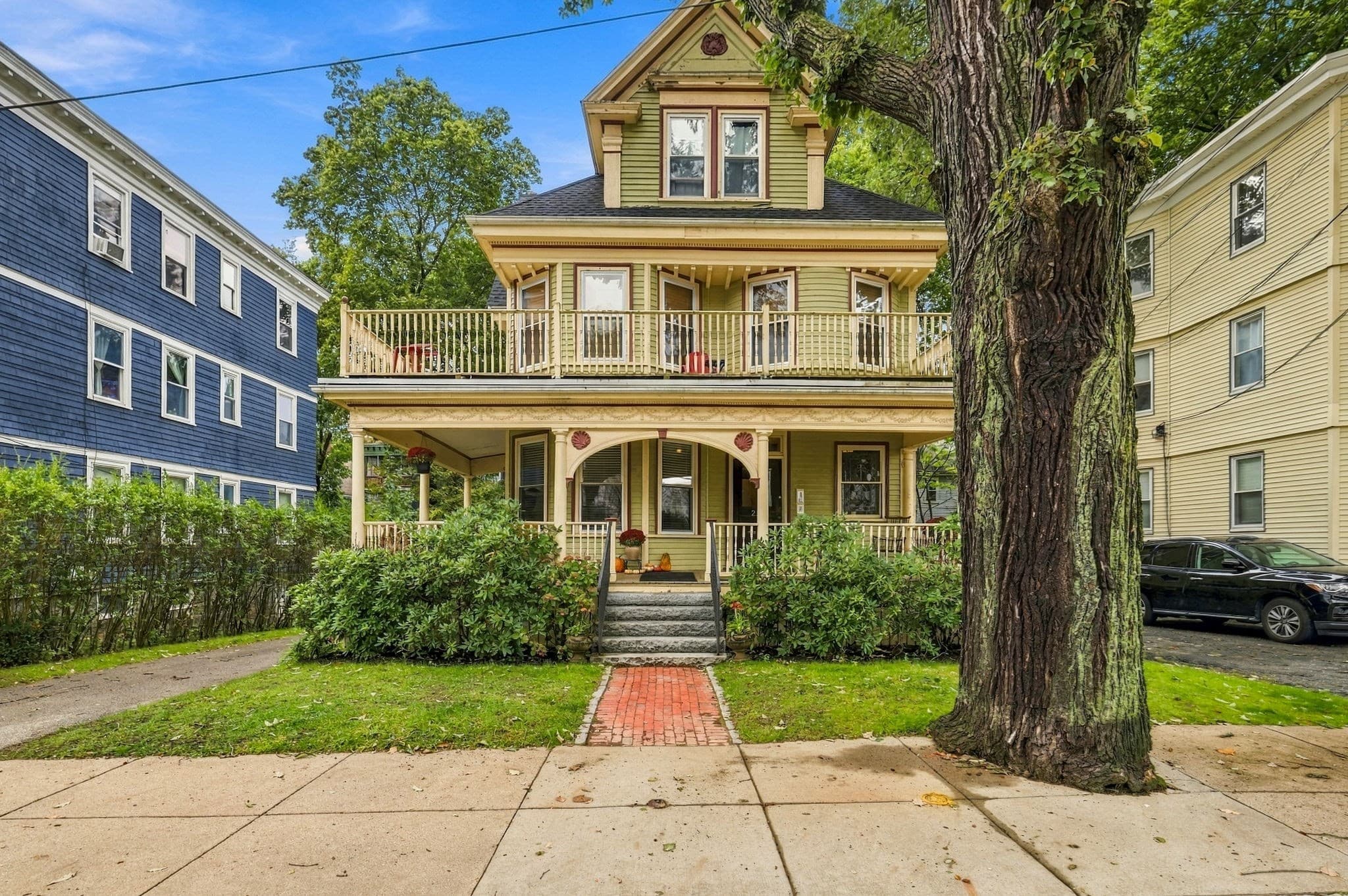 22 Hewlett St # 1, Boston MA 02131