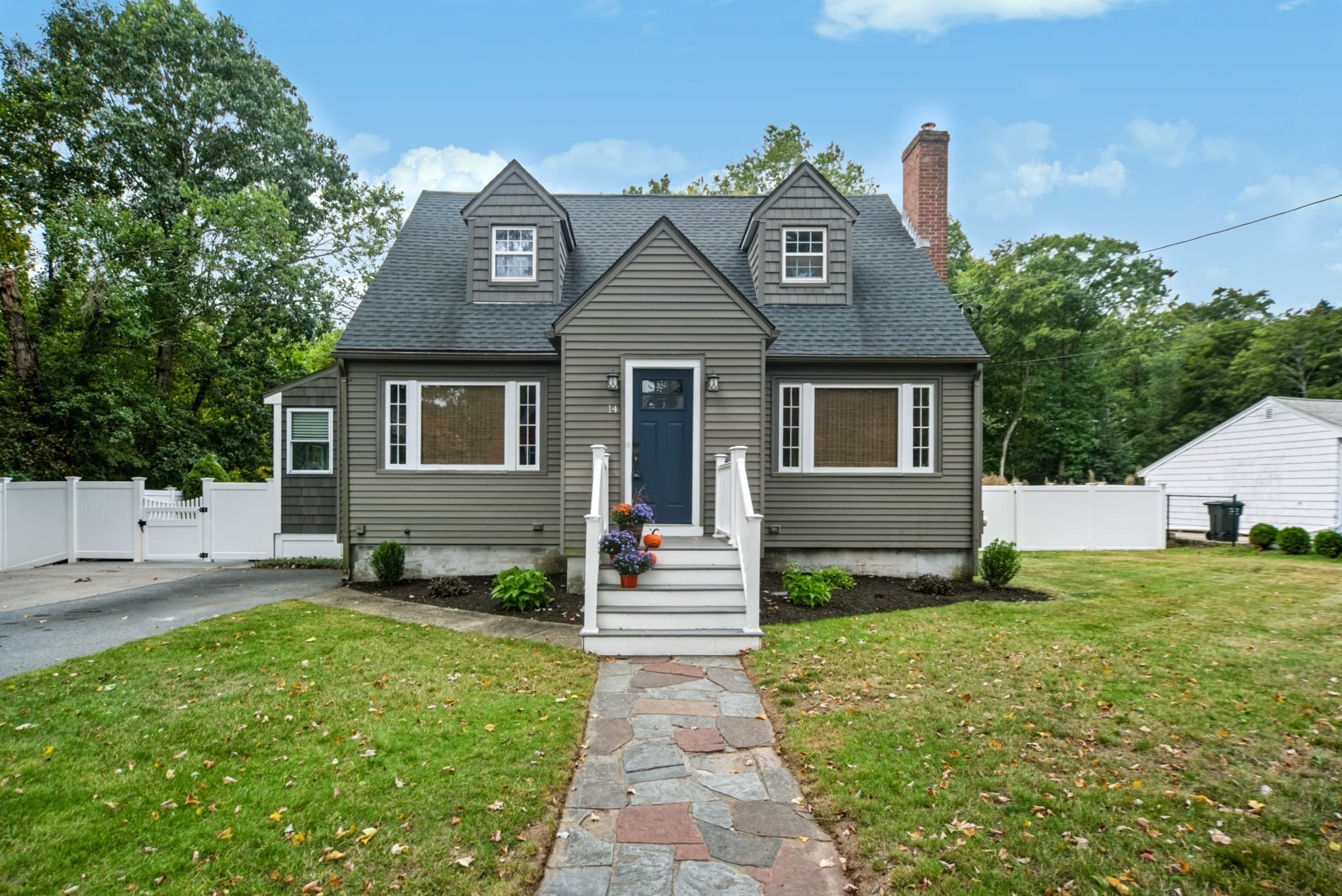 14 Nelson St, Hopedale MA 01747