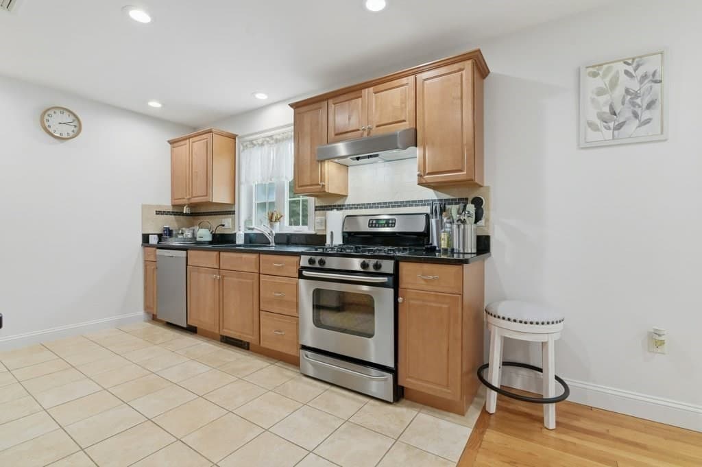 Condominium at 145 Suomi Rd # A2, Quincy MA 02169, Quincy, photo 7 of 39